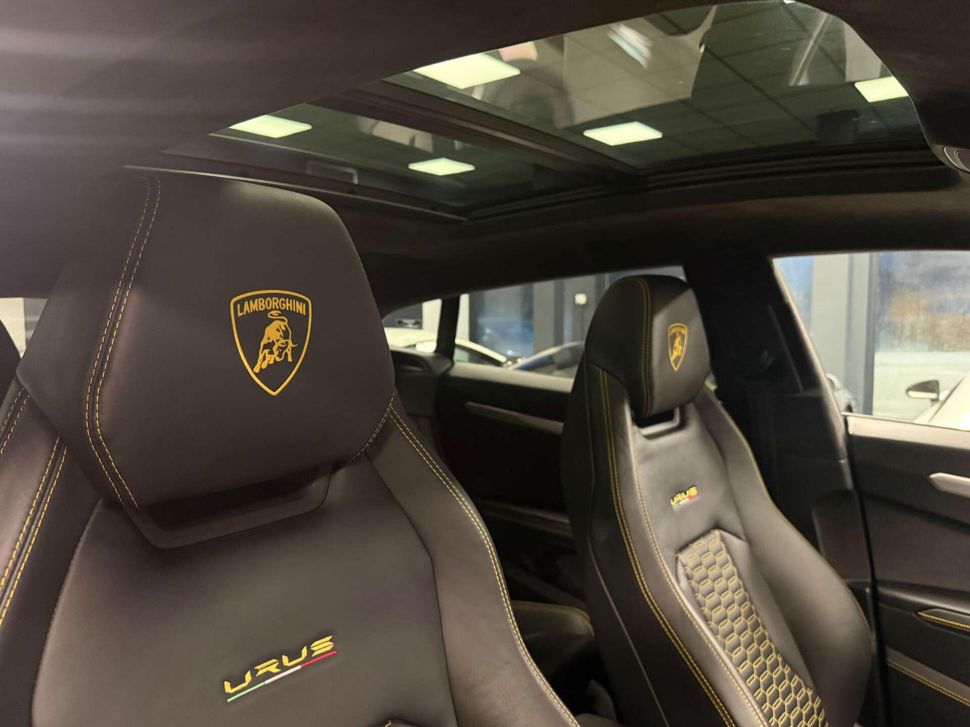 Lamborghini Urus view 31
