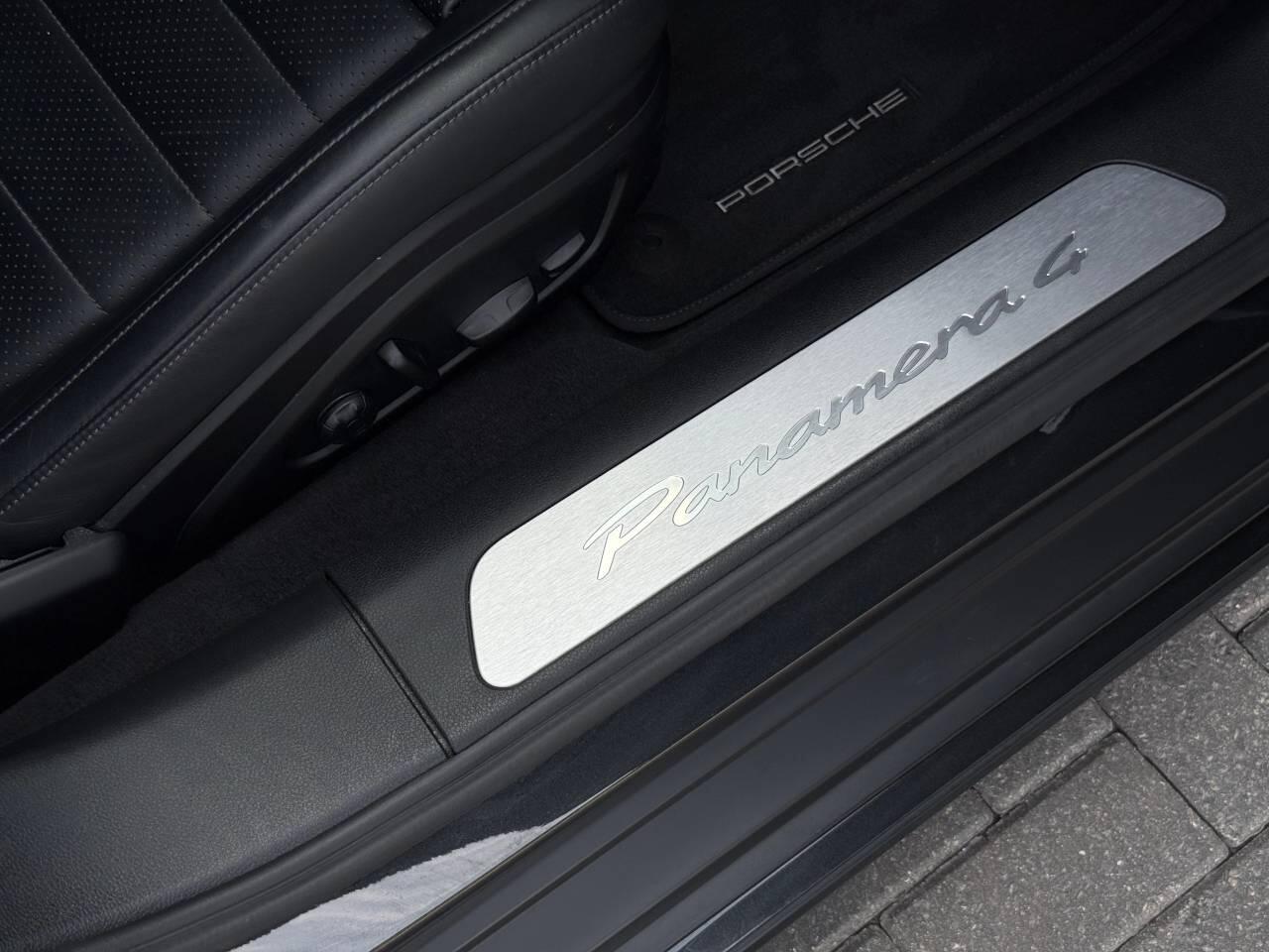 Porsche Panamera view 20