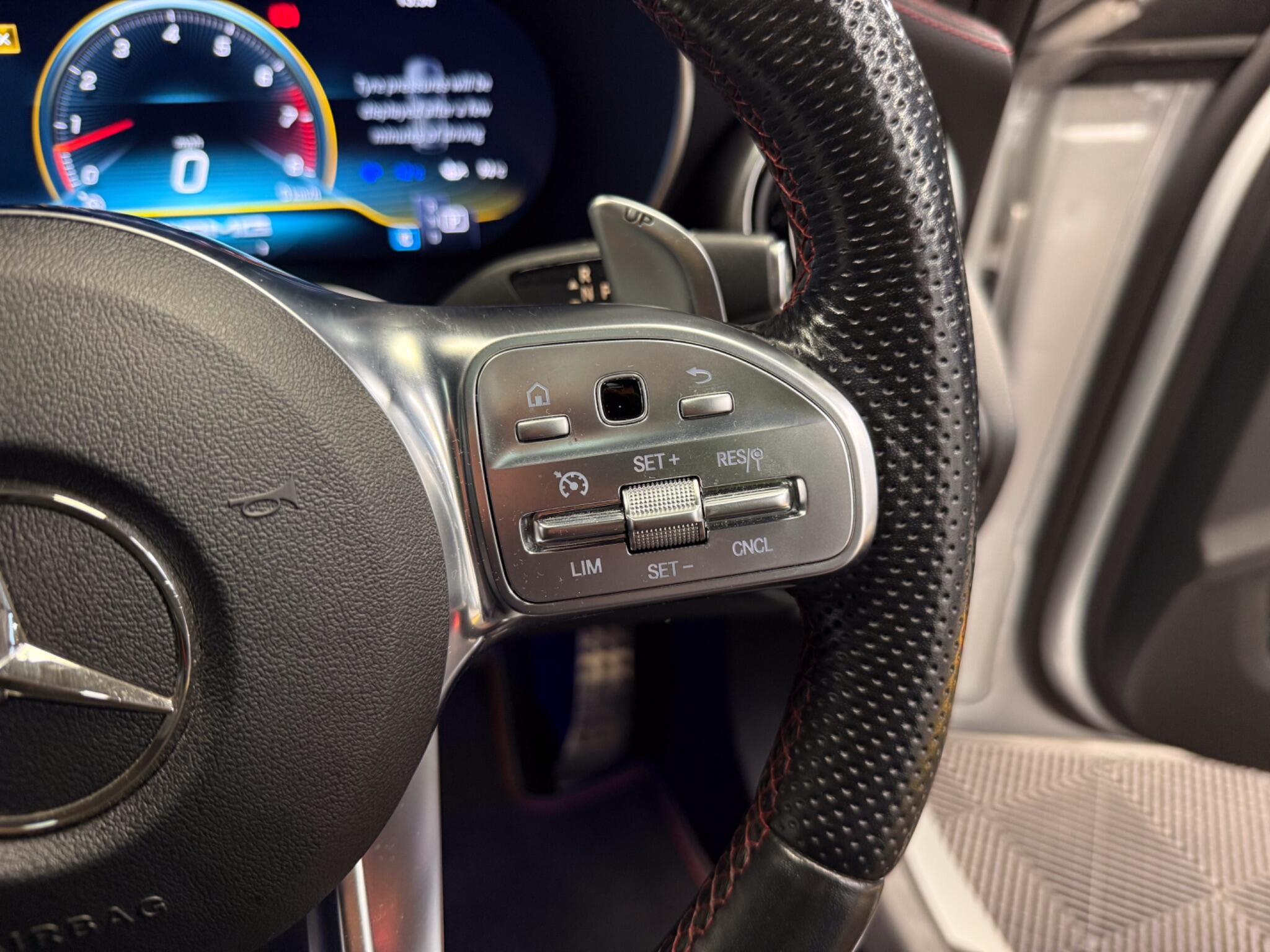 Mercedes-Benz C-Class view 35