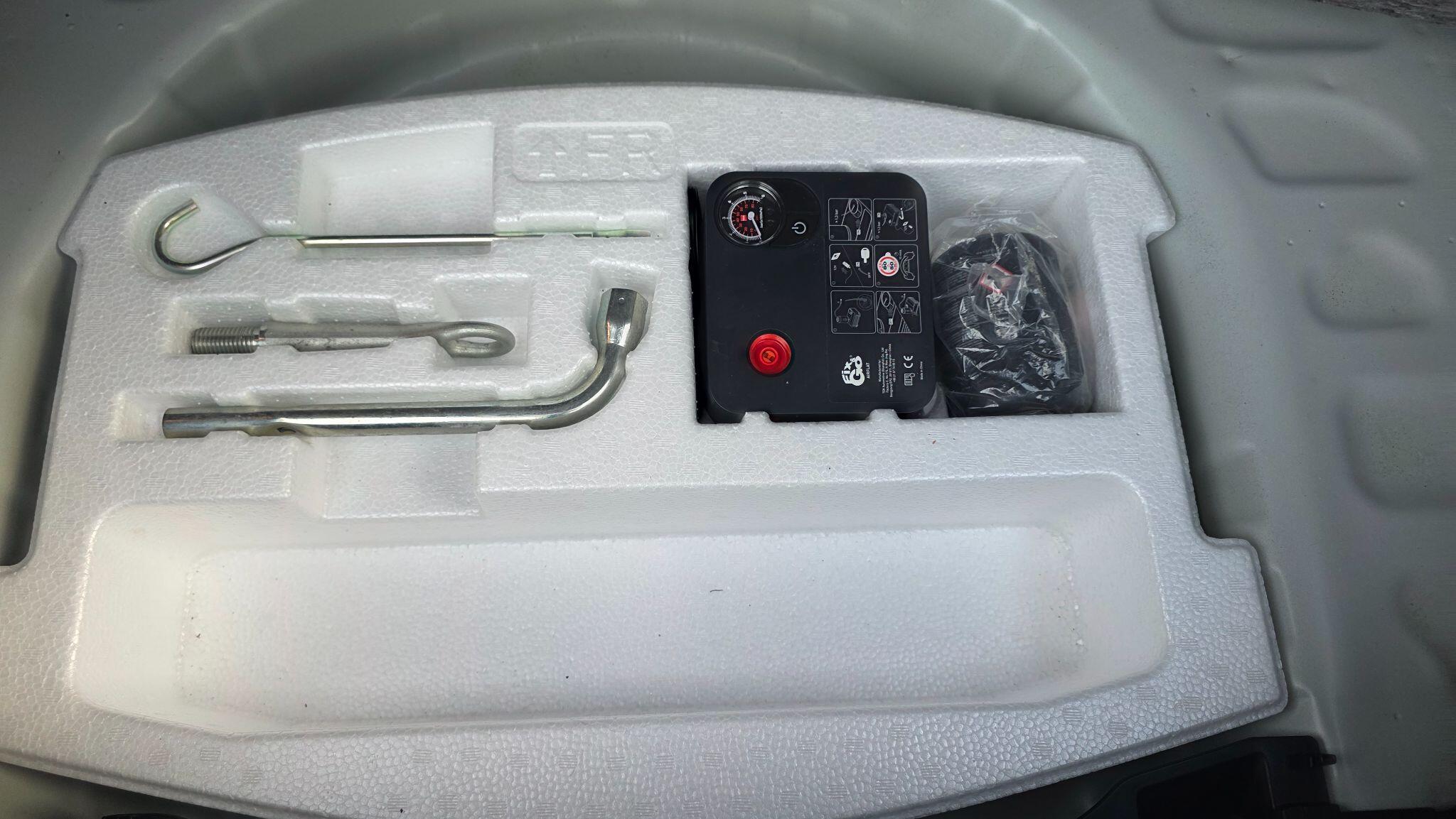 Suzuki Swift view 34