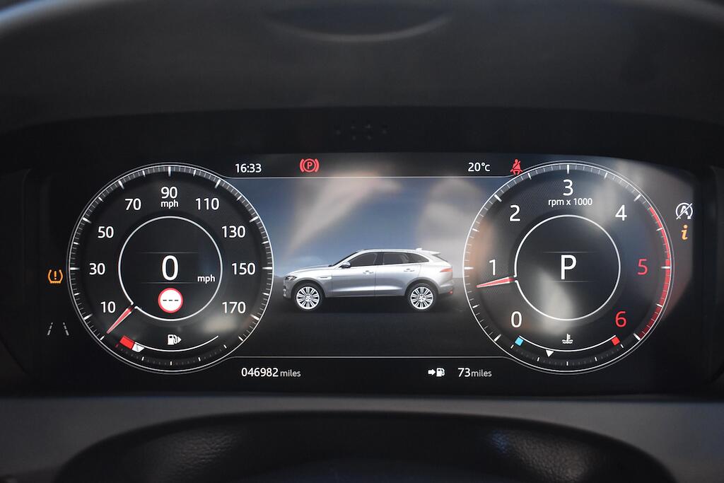 Jaguar F-Pace view 52