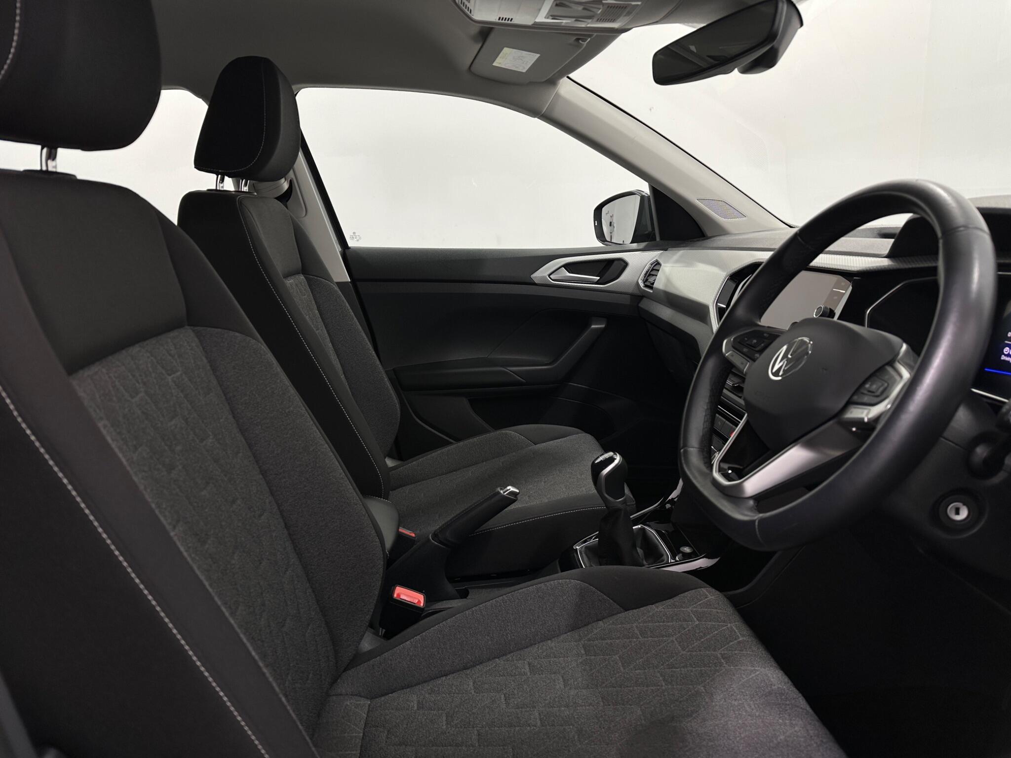 Volkswagen T-Cross view 31