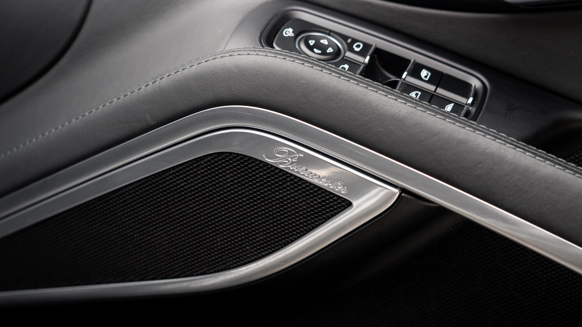 Porsche 911 view 40