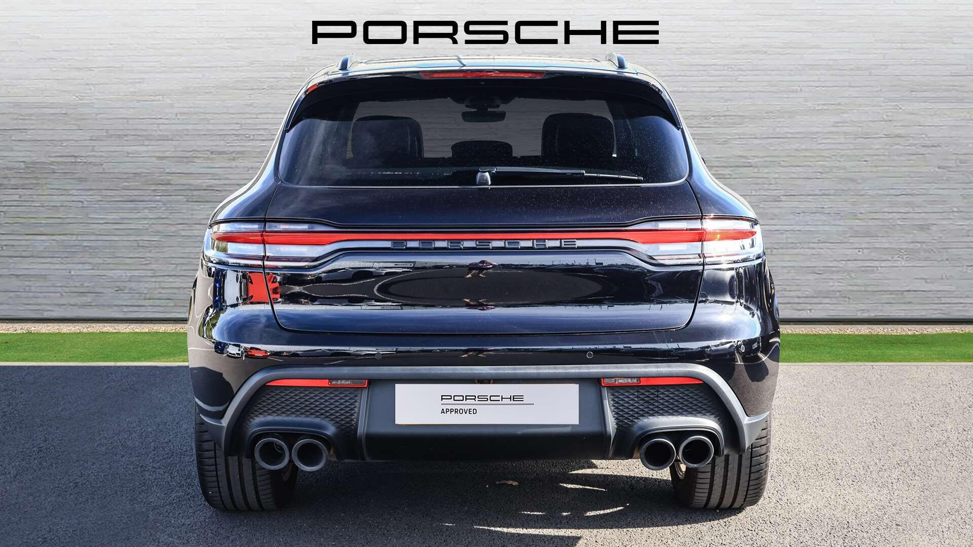Porsche Macan view 10