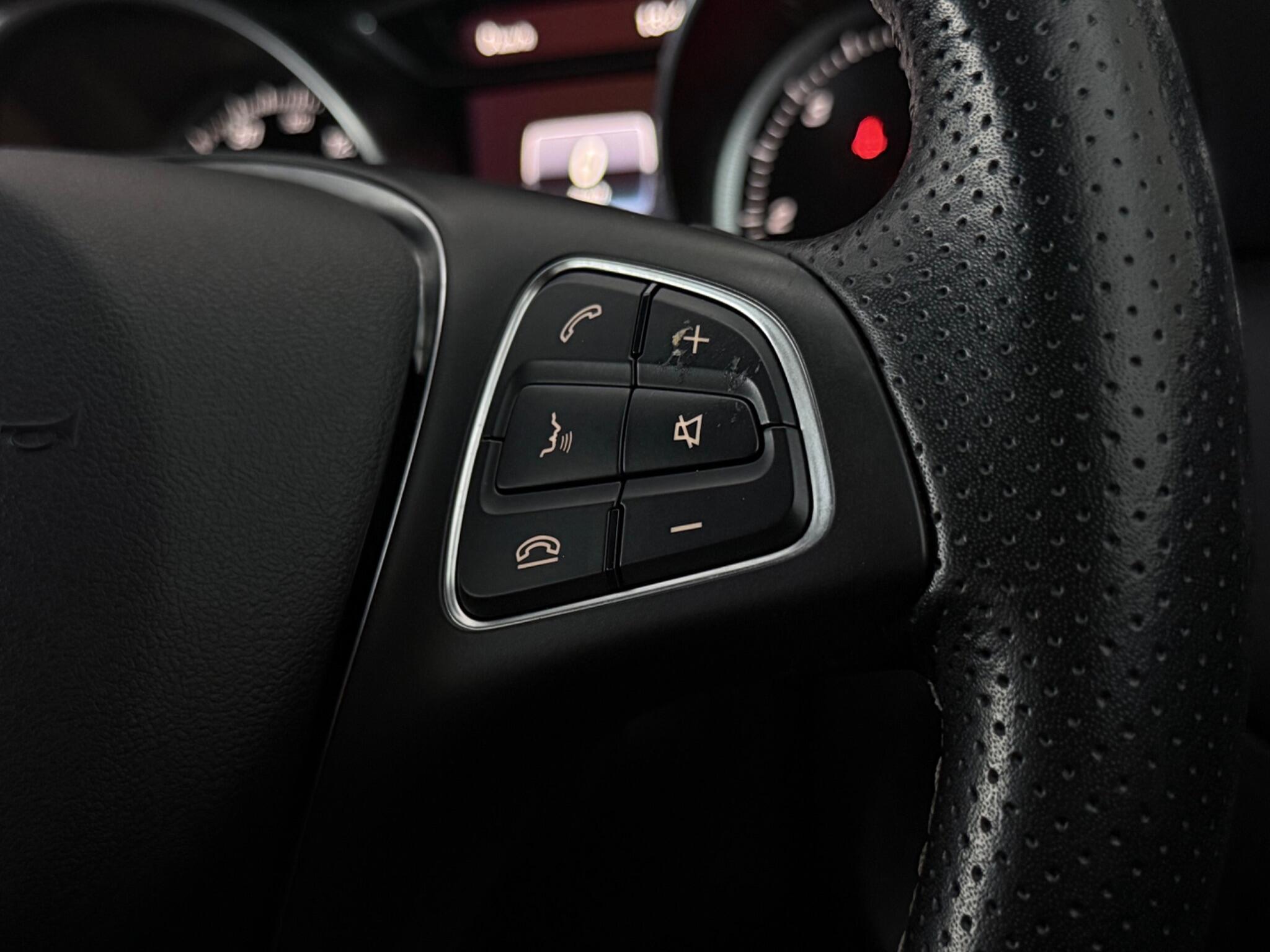 Mercedes-Benz Gla view 18