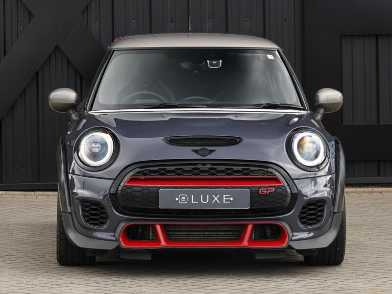 Mini Hatch view 12