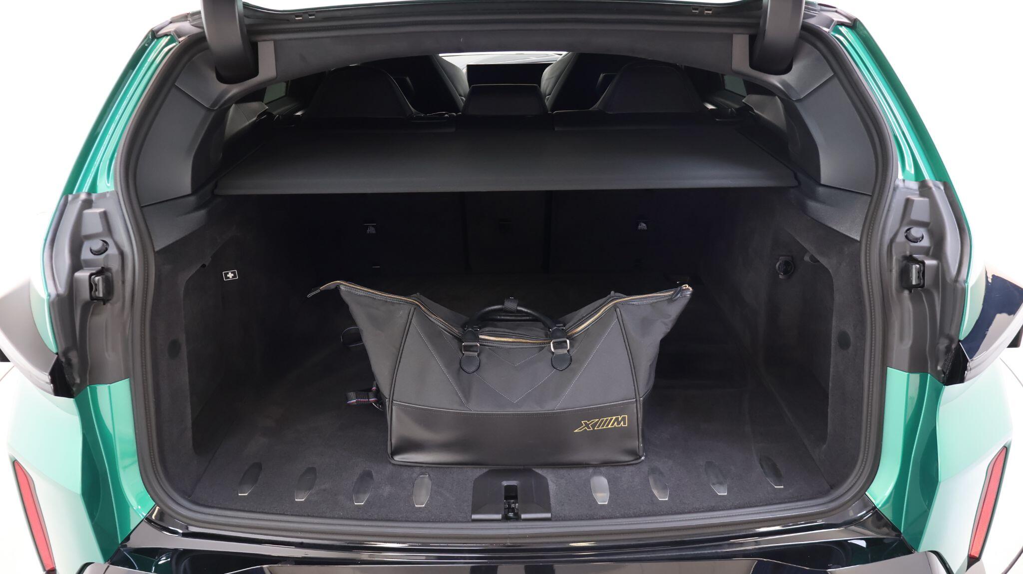 BMW XM view 12