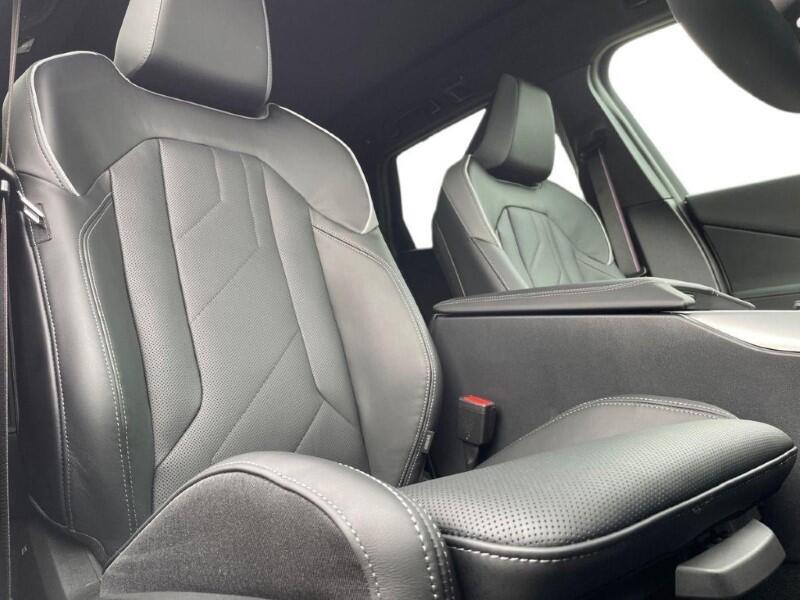 BMW X3 view 10
