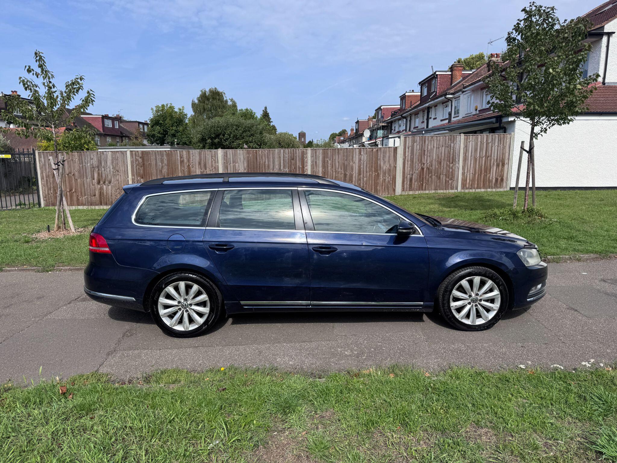 2011 Volkswagen Passat image 12