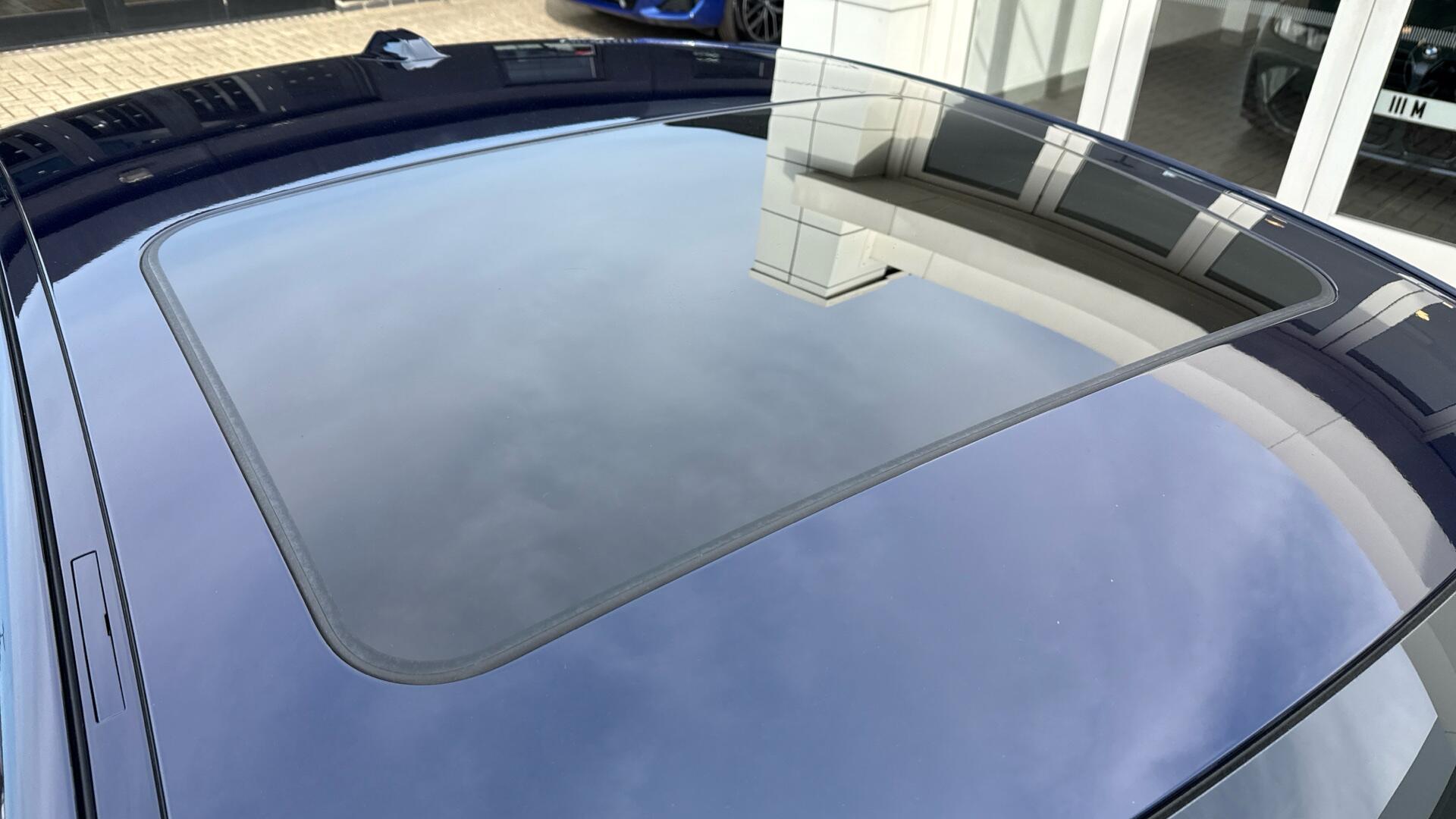 BMW i4 view 25
