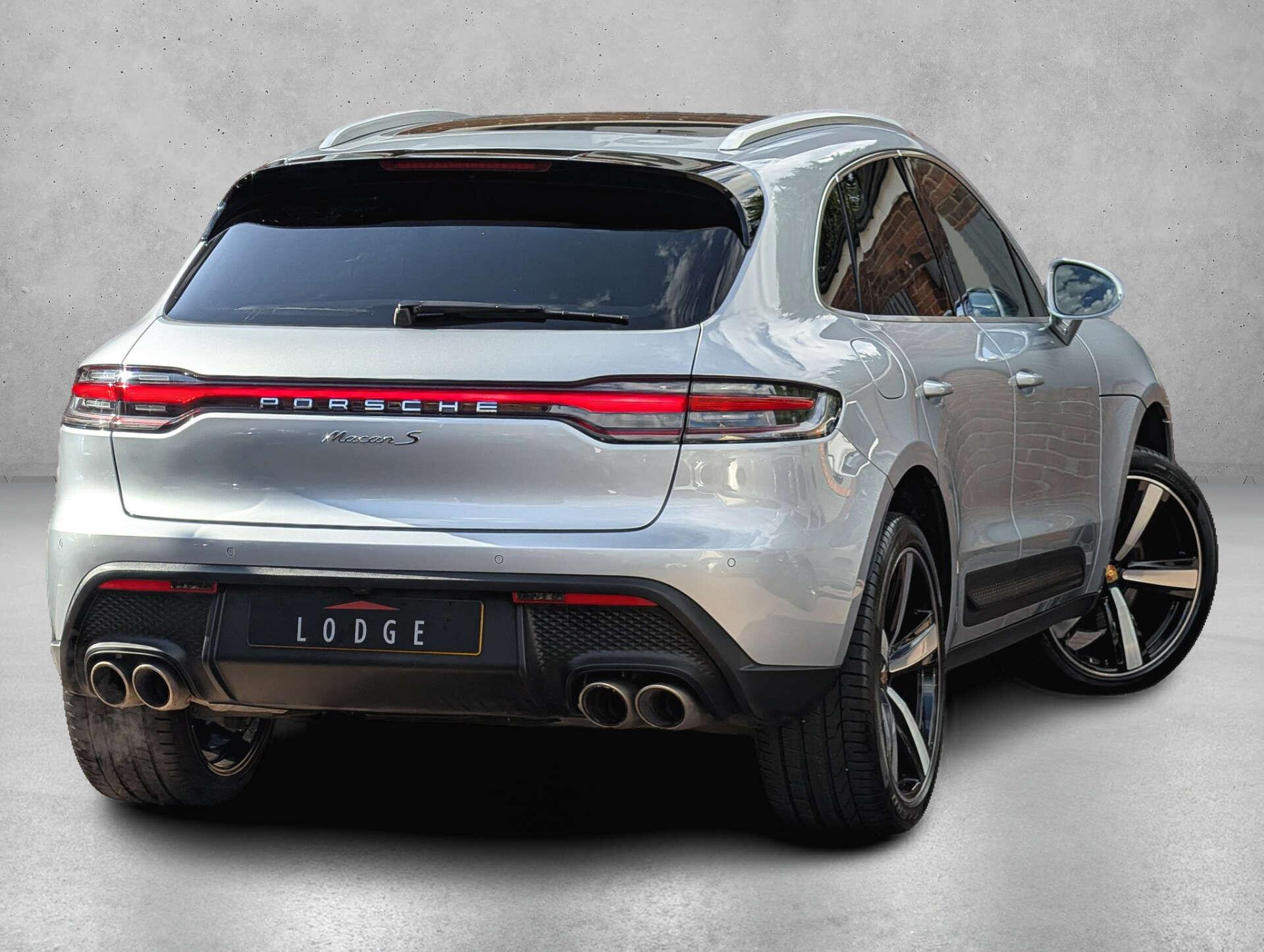 Porsche Macan view 7