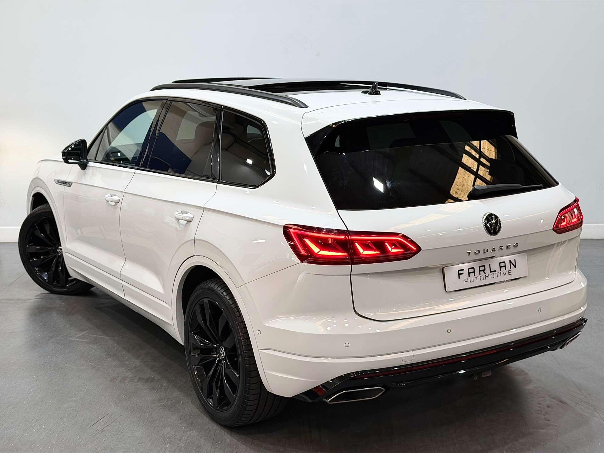 Volkswagen Touareg view 23