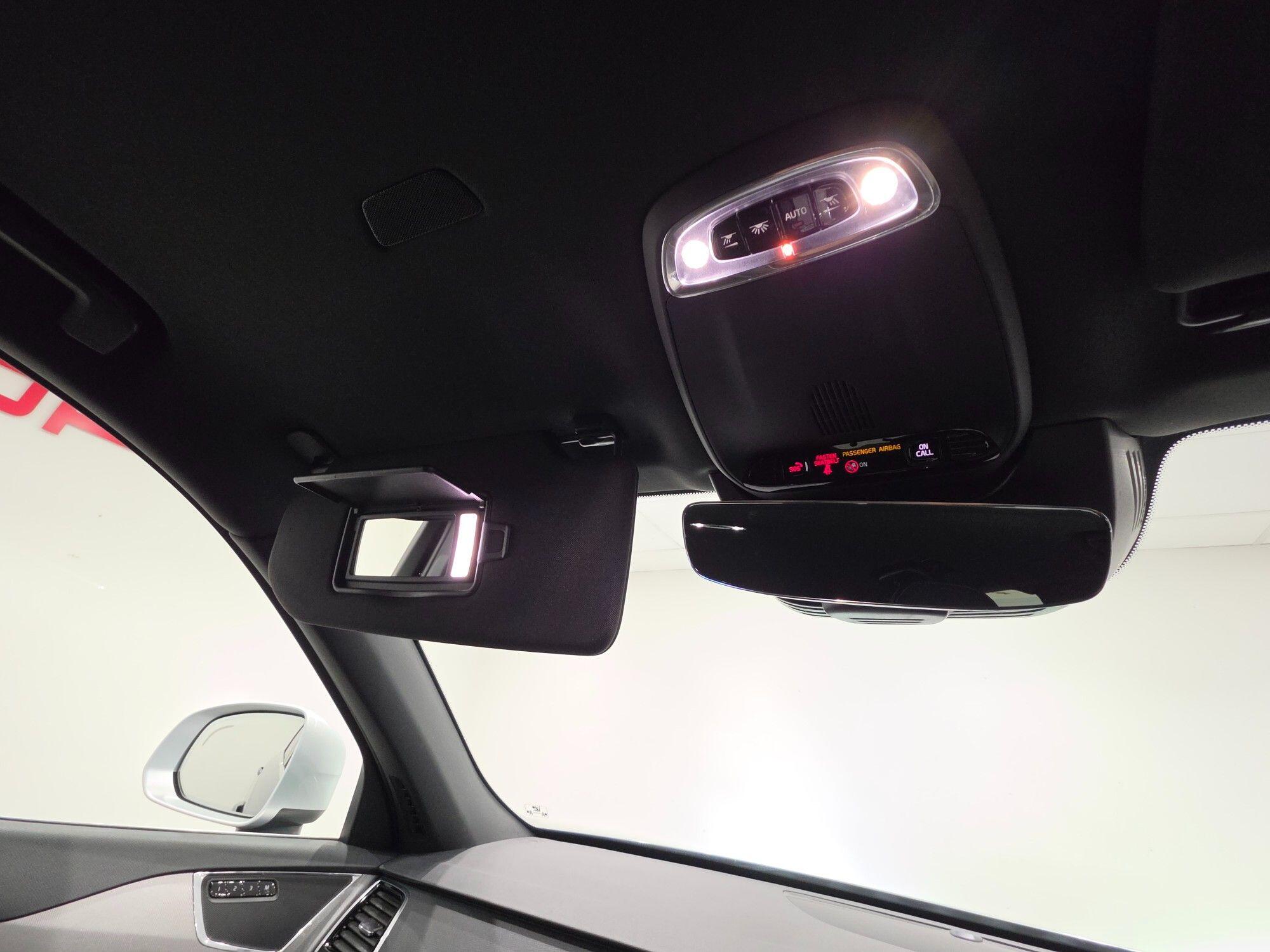 Volvo XC90 view 96
