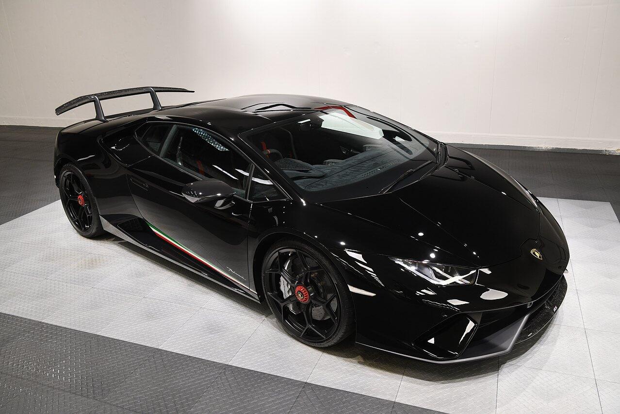 Lamborghini Huracan view 31