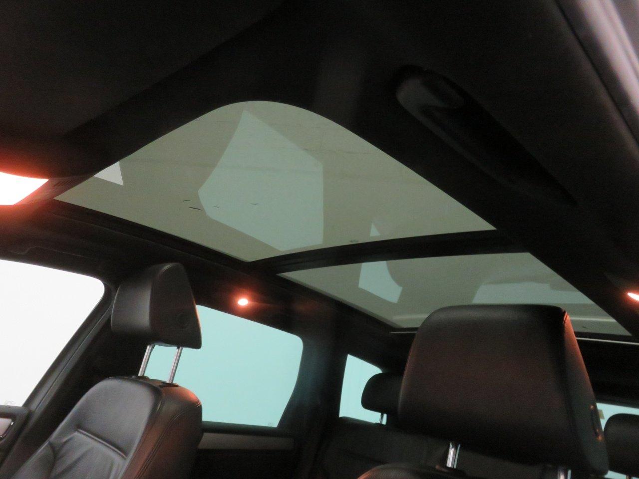 Volkswagen Touareg view 23