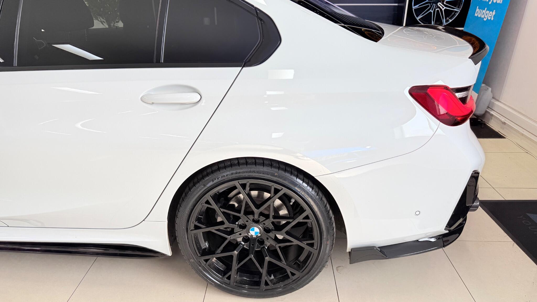 BMW 3 Series view 44