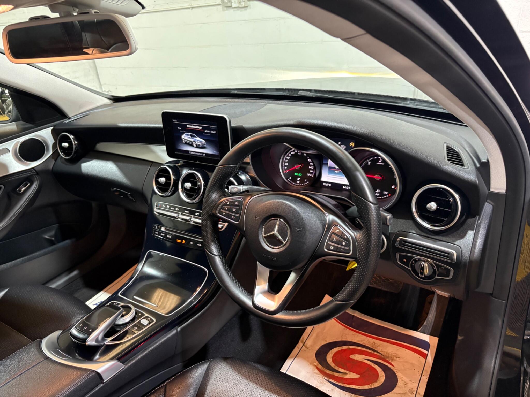 Mercedes-Benz C Class view 30
