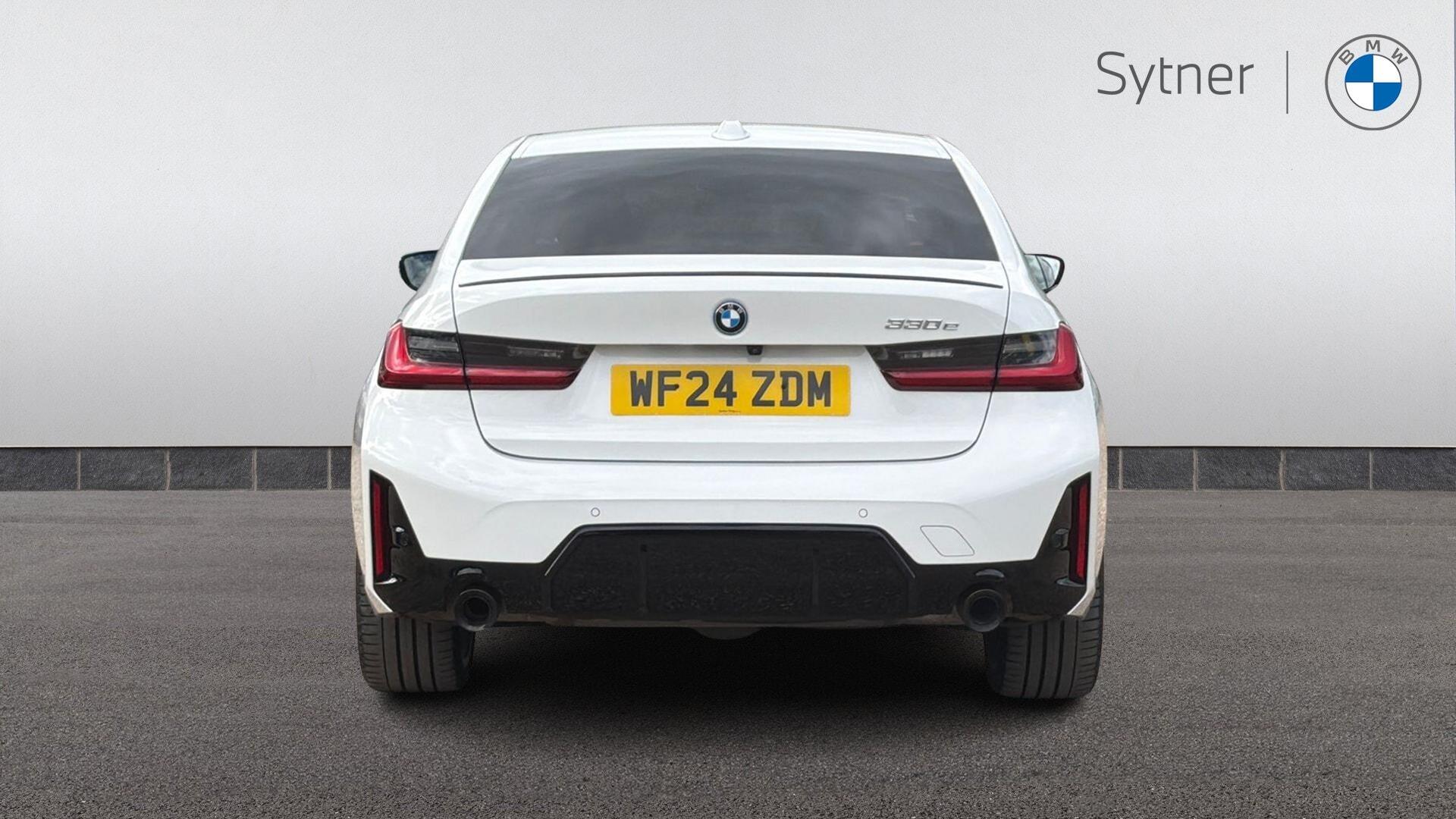 BMW 3 Series view 15