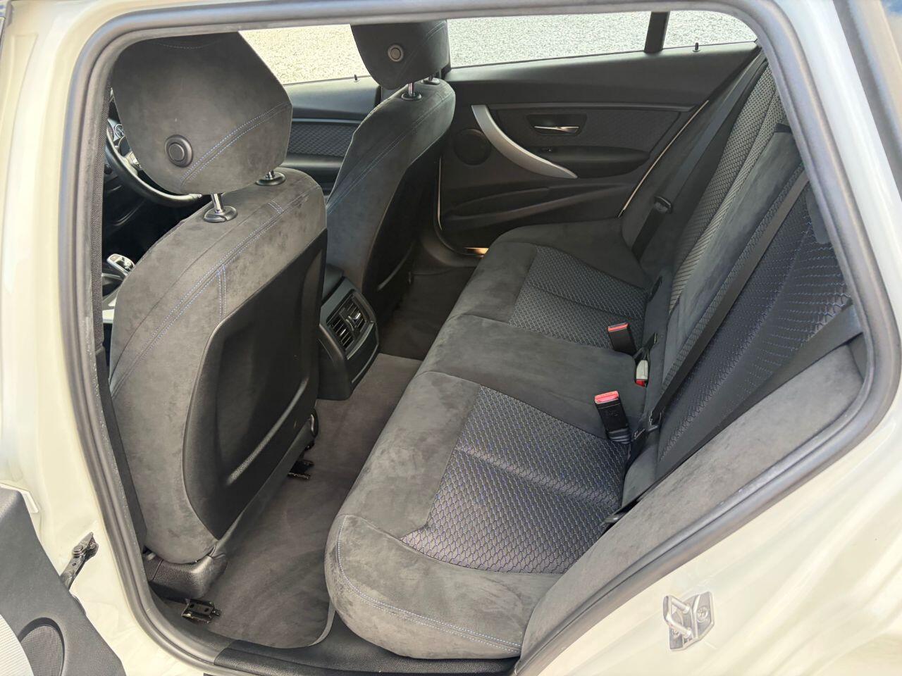 BMW 3 Series view 23