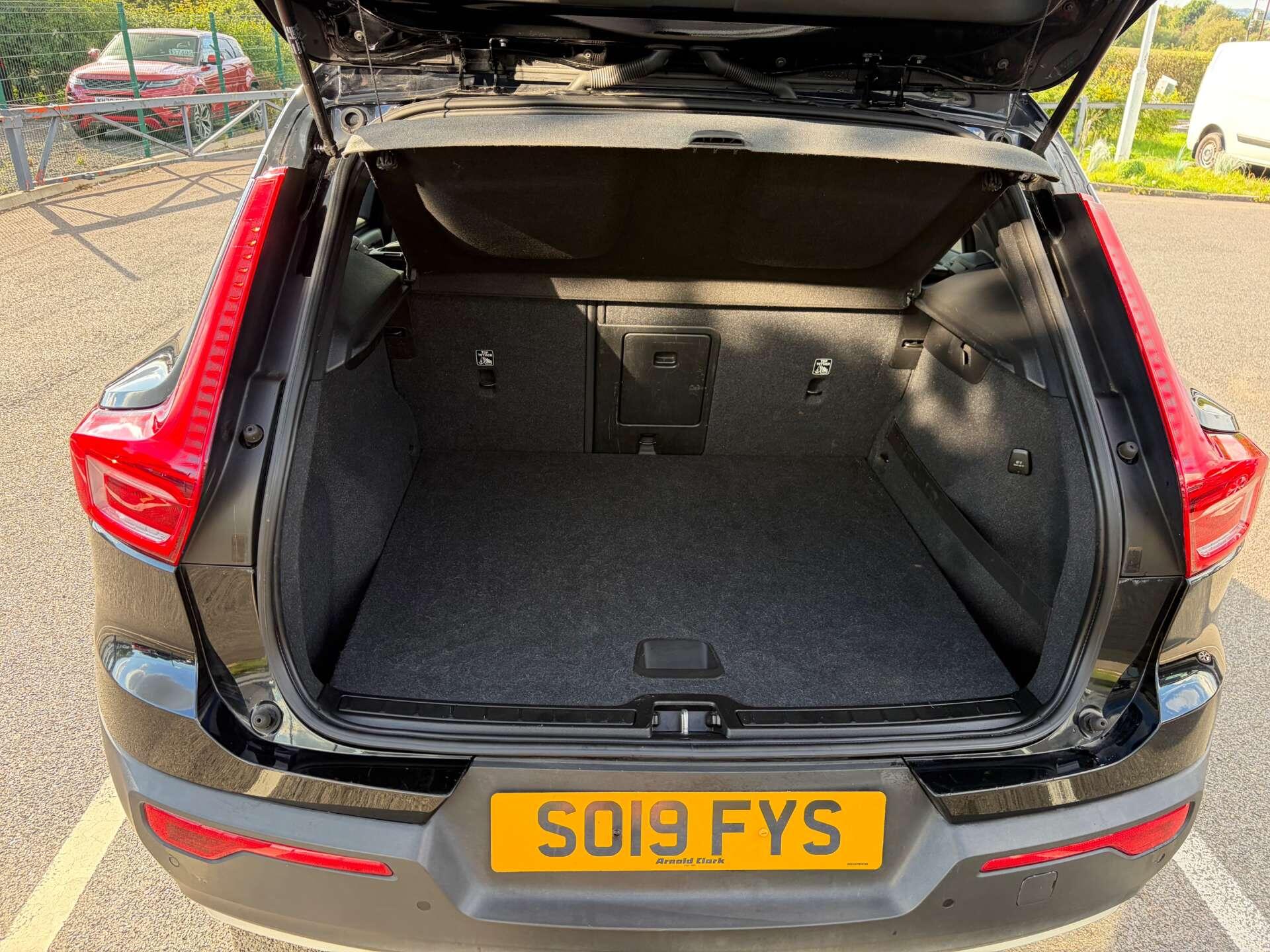Volvo XC40 view 25