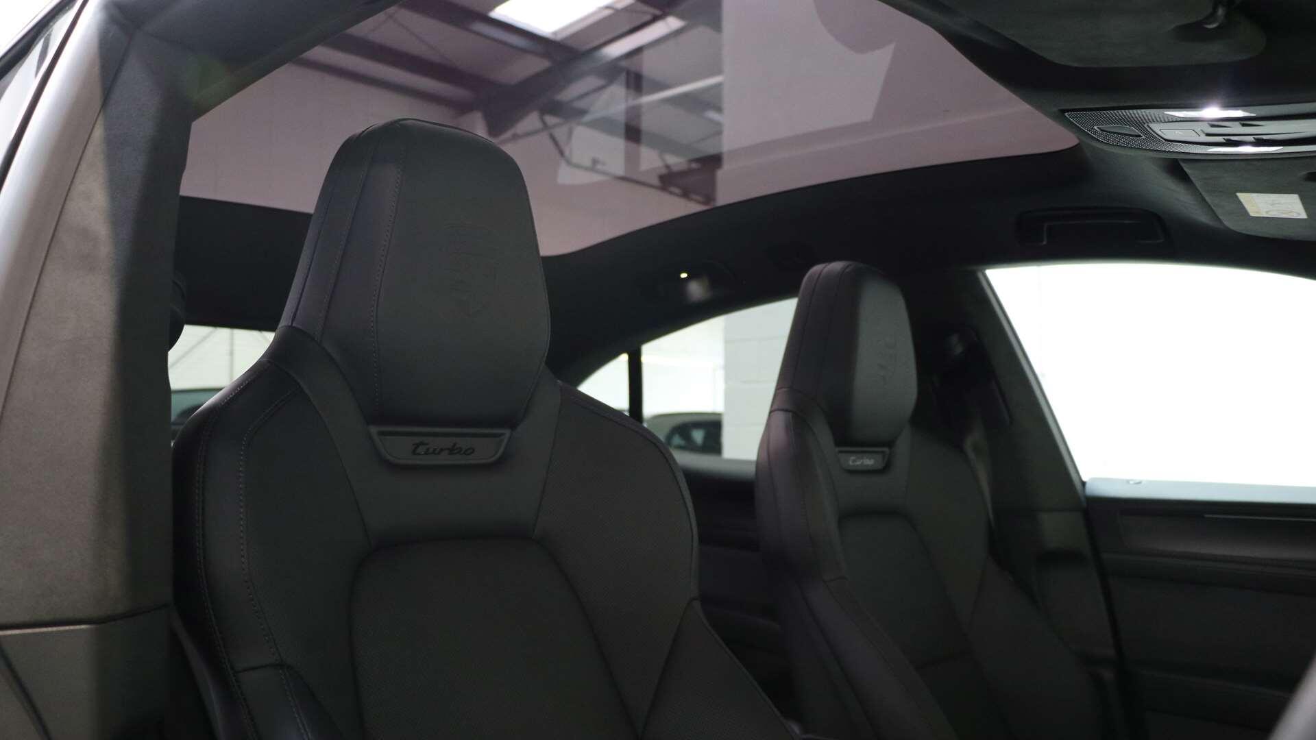 Porsche Cayenne view 15