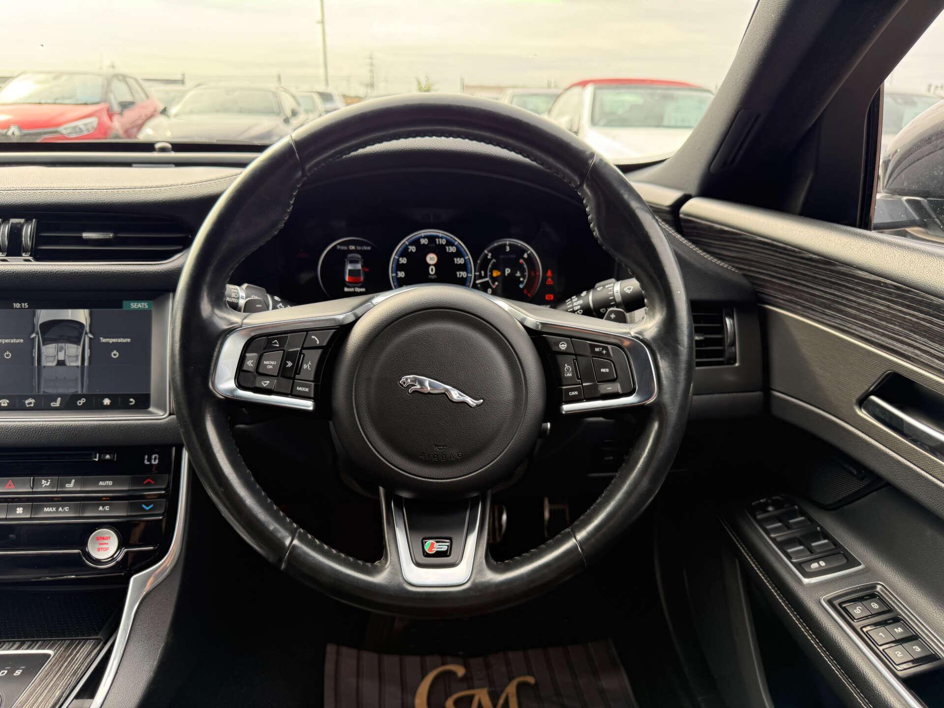 Jaguar XF view 63
