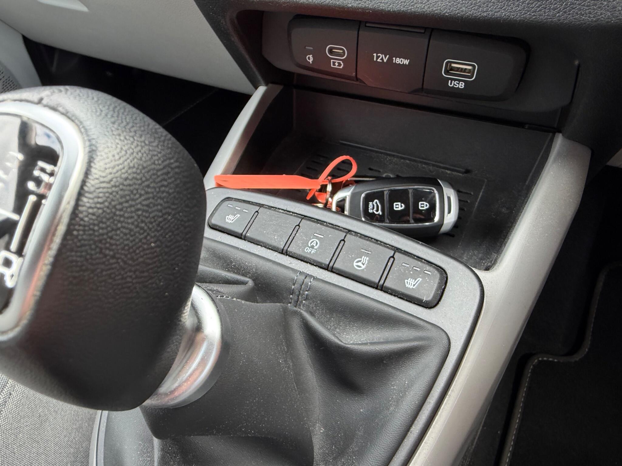 Hyundai i10 view 33