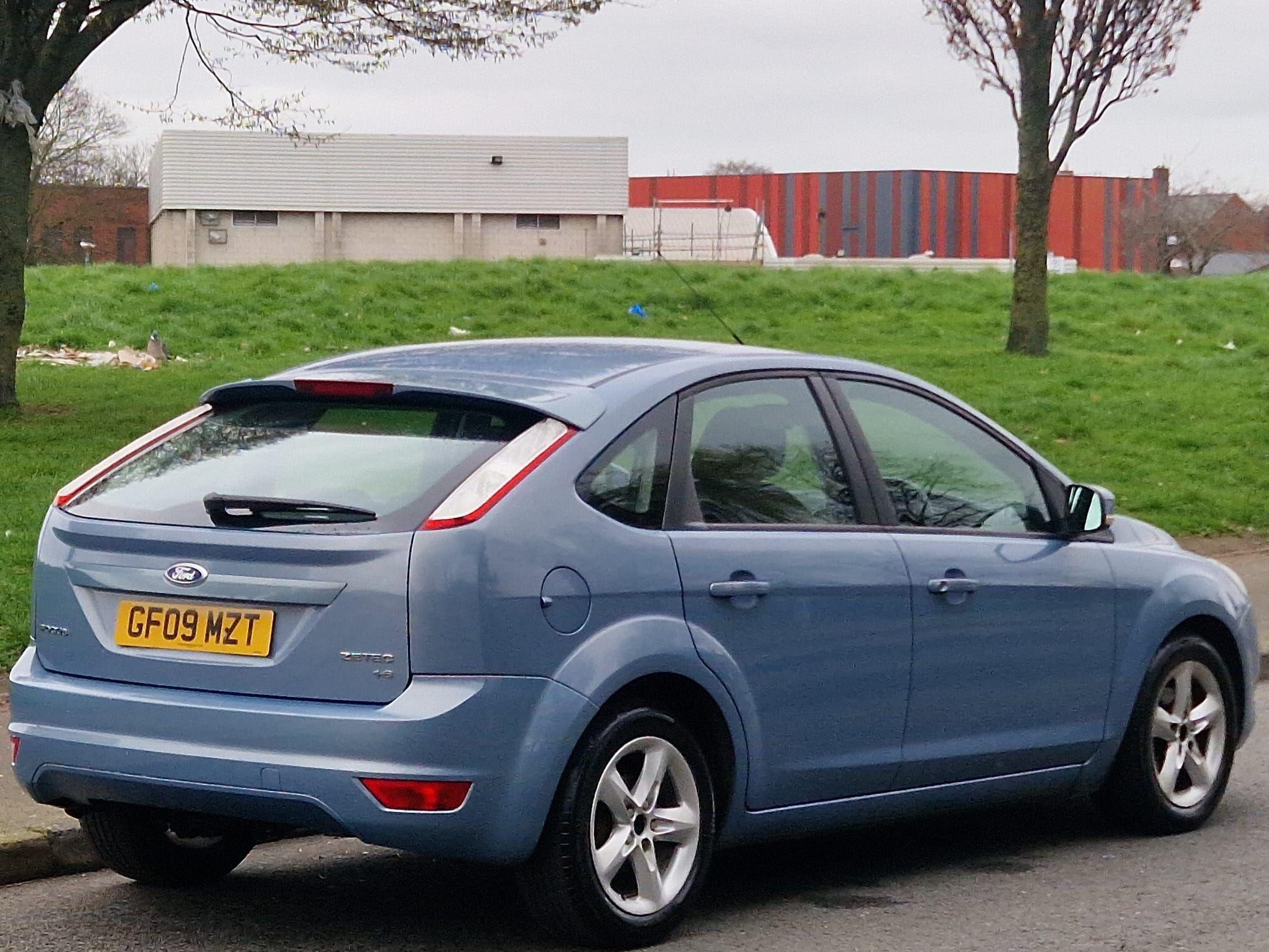 Ford Focus view 7