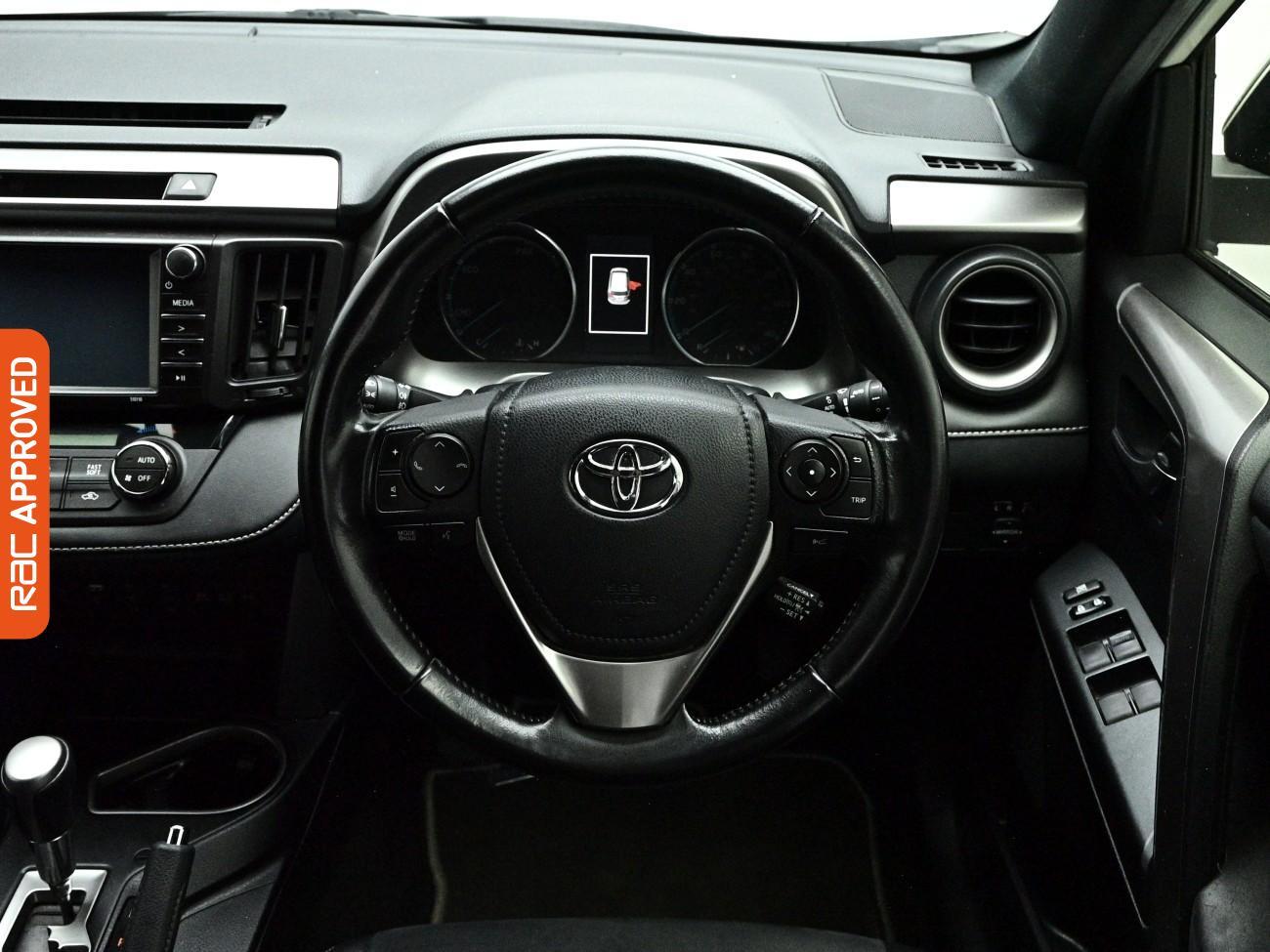 Toyota Rav4 view 9