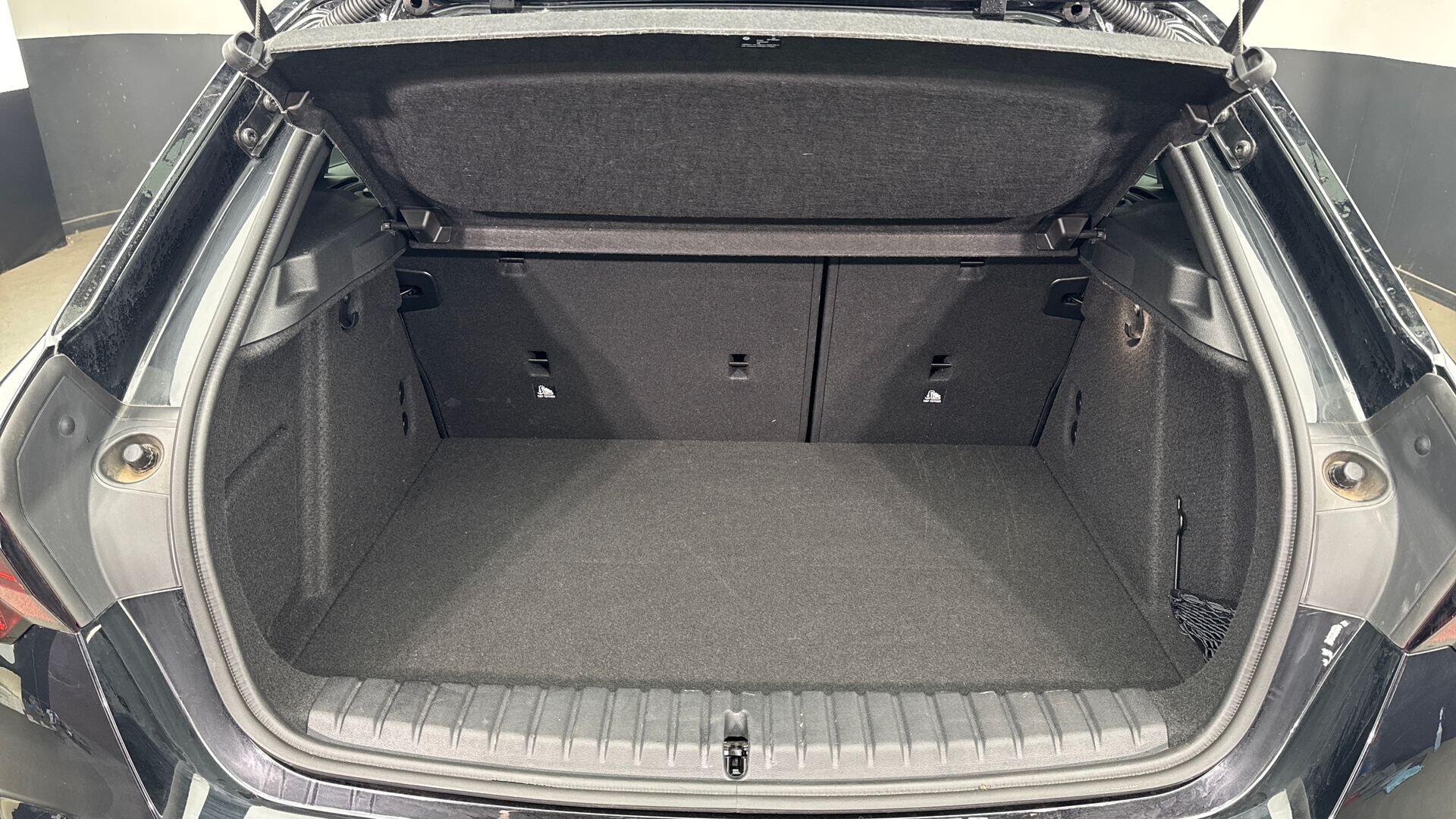 BMW 1 Series view 13