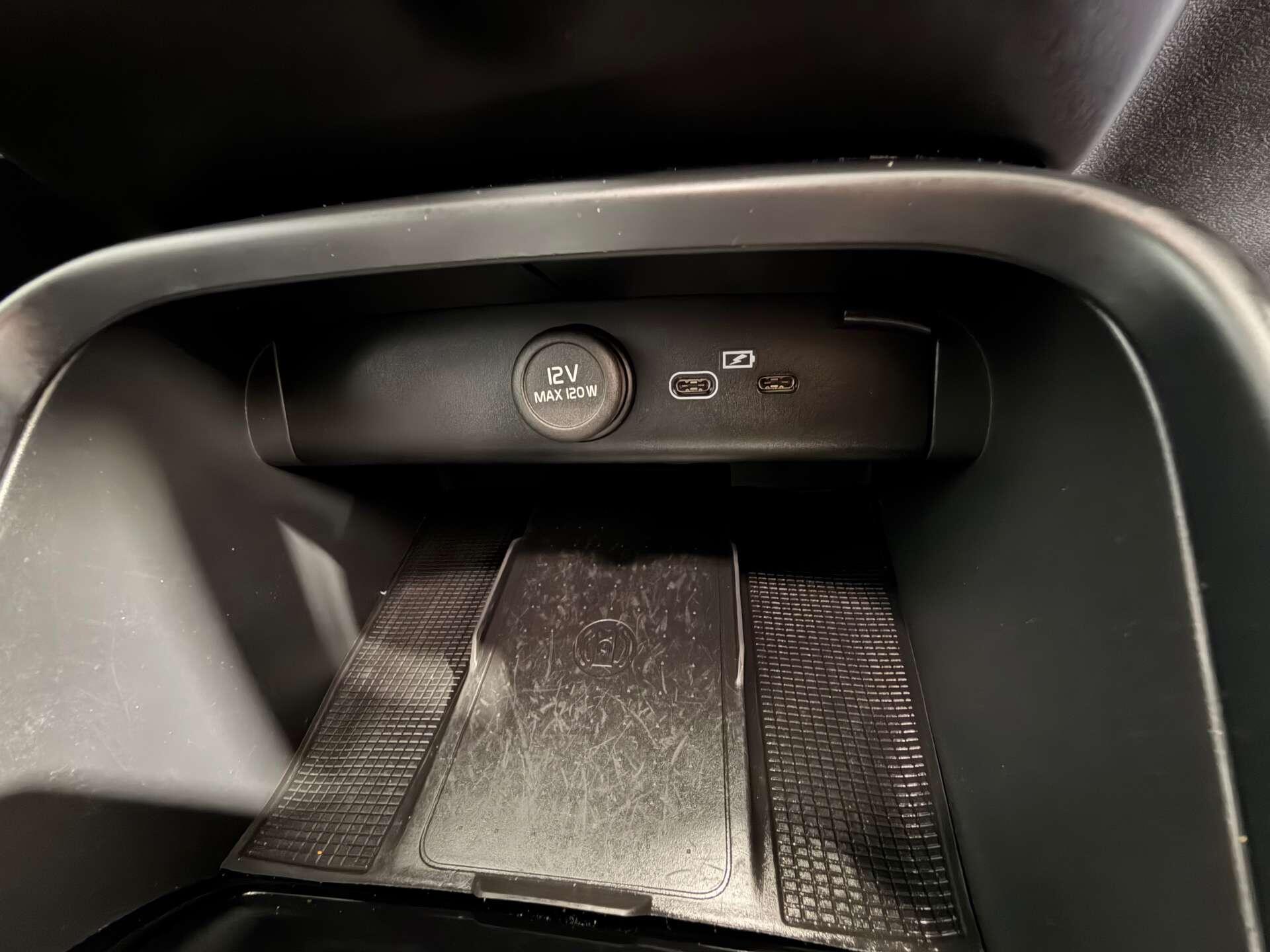 Volvo XC40 view 27