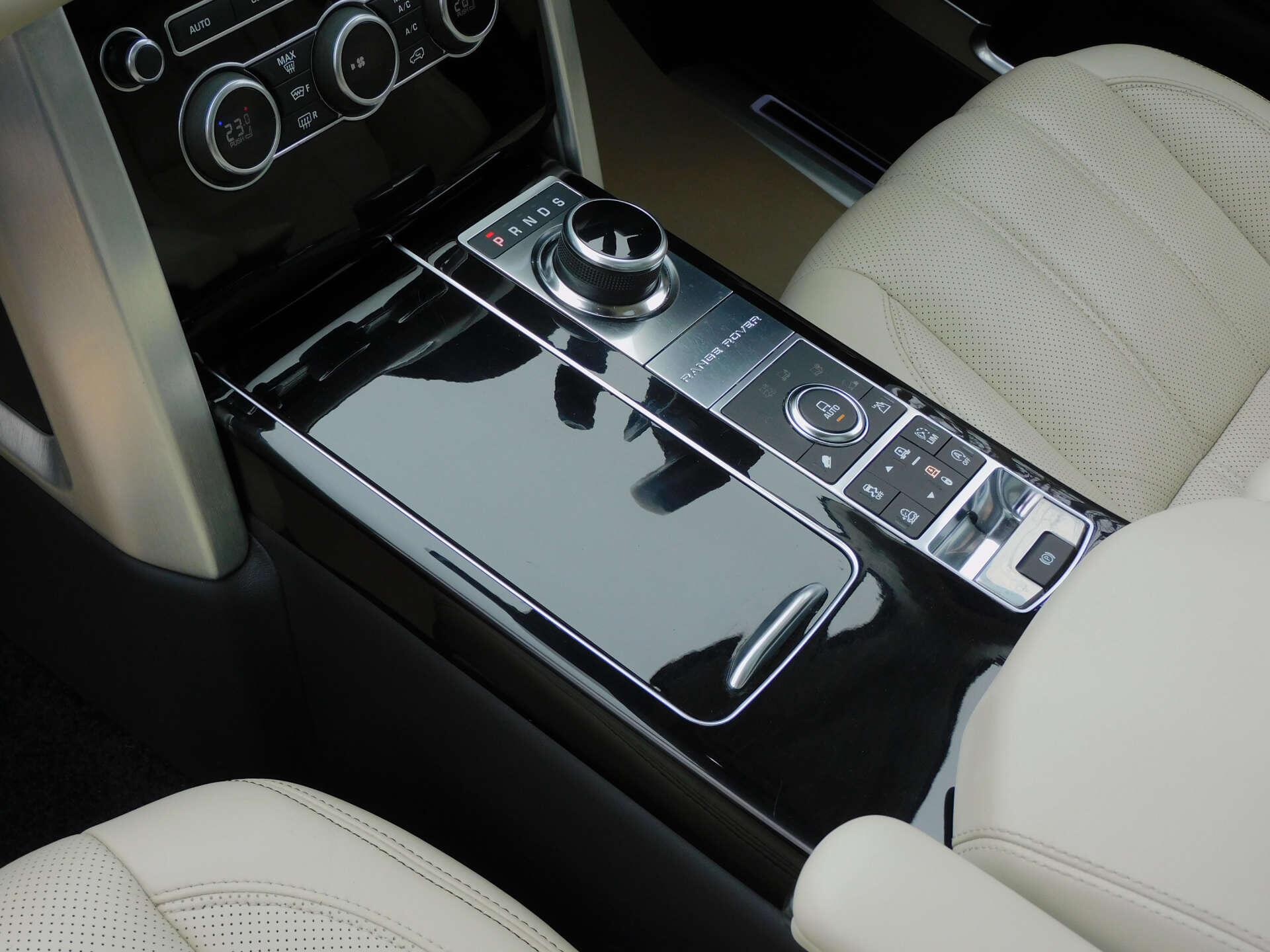 Land Rover Range Rover view 26