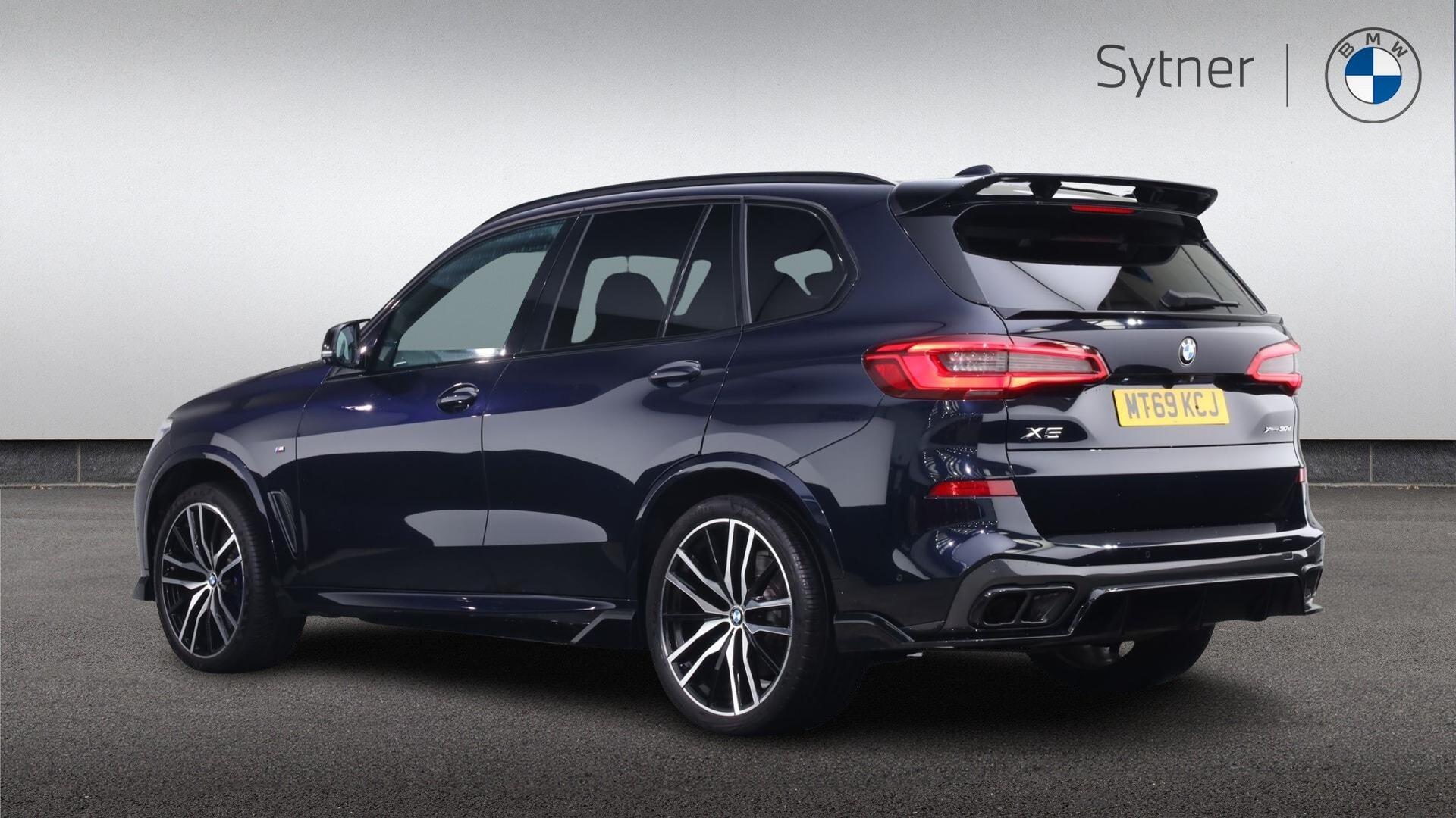 BMW X5 view 2