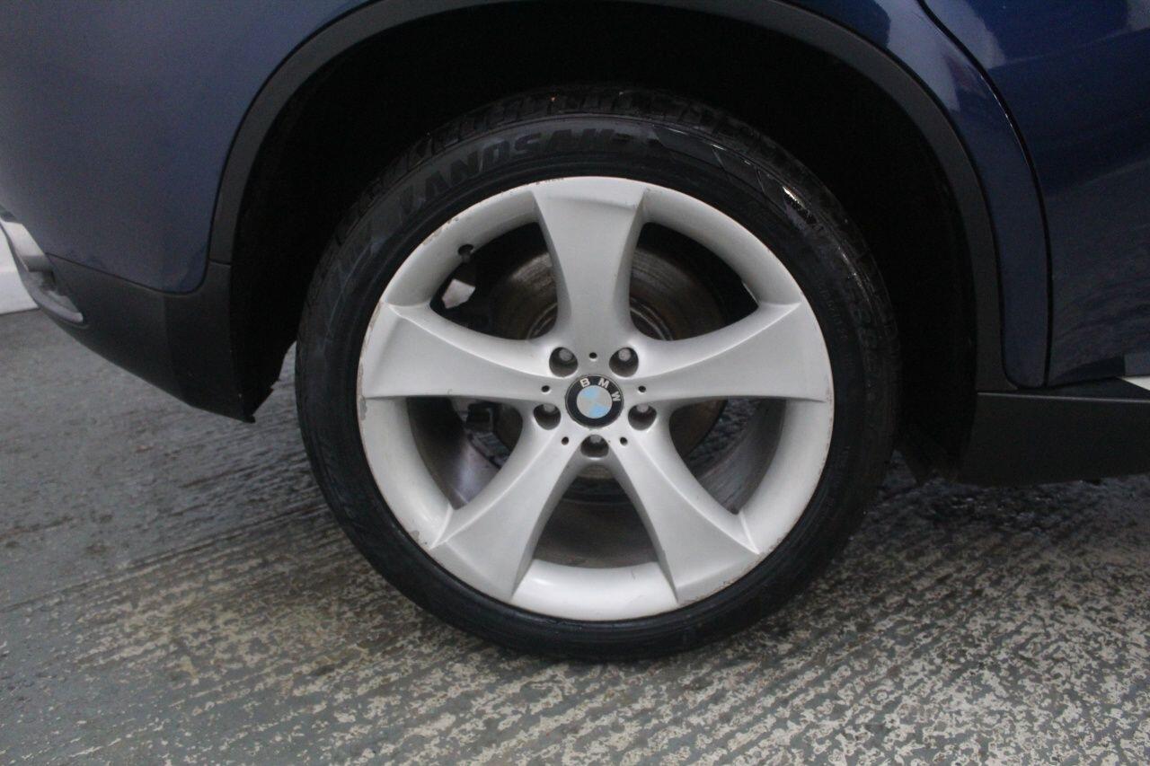 BMW X6 view 58