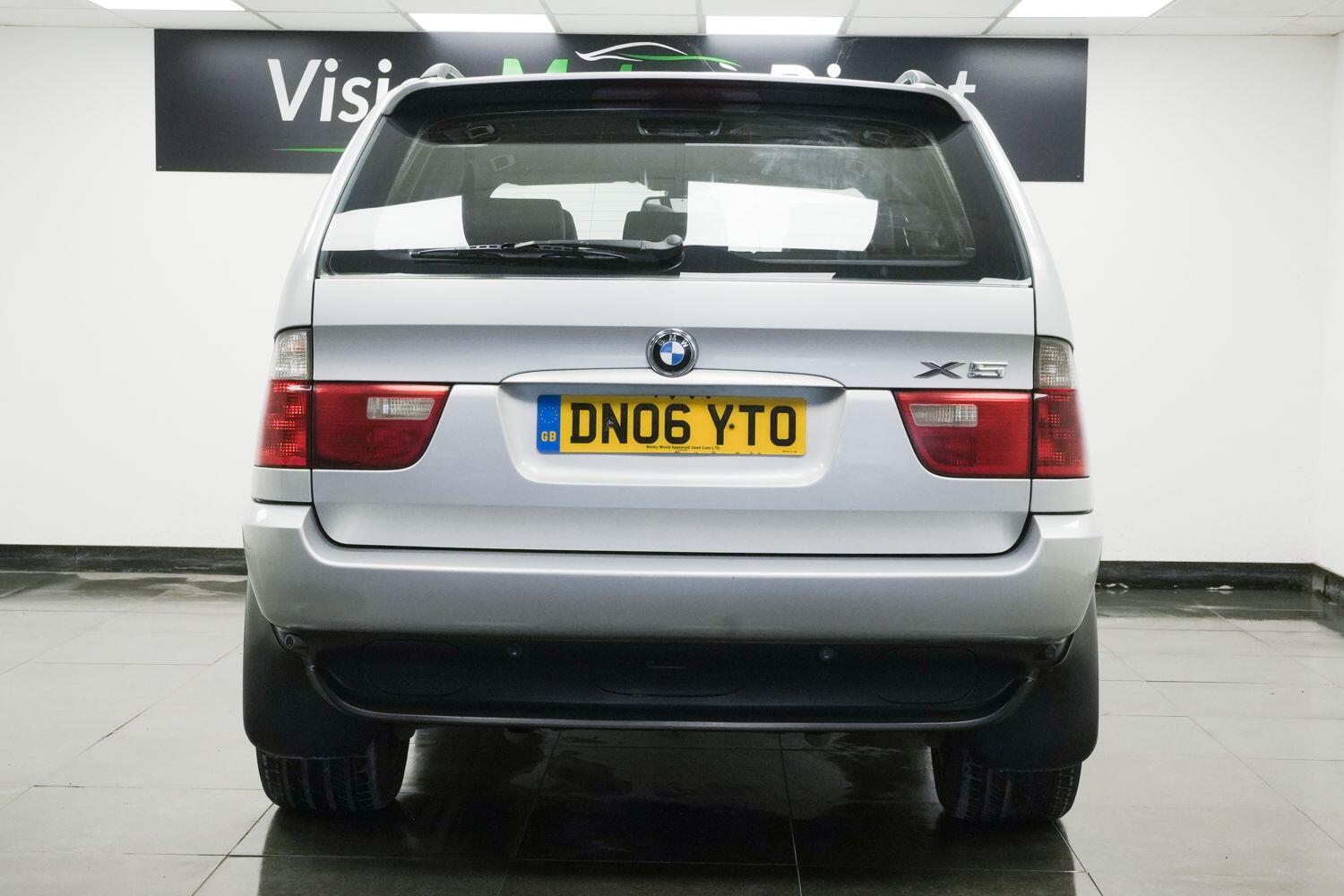 BMW X5 view 2