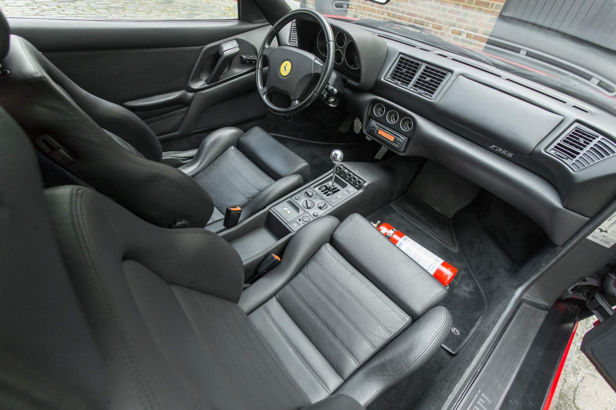 Ferrari F355 view 24