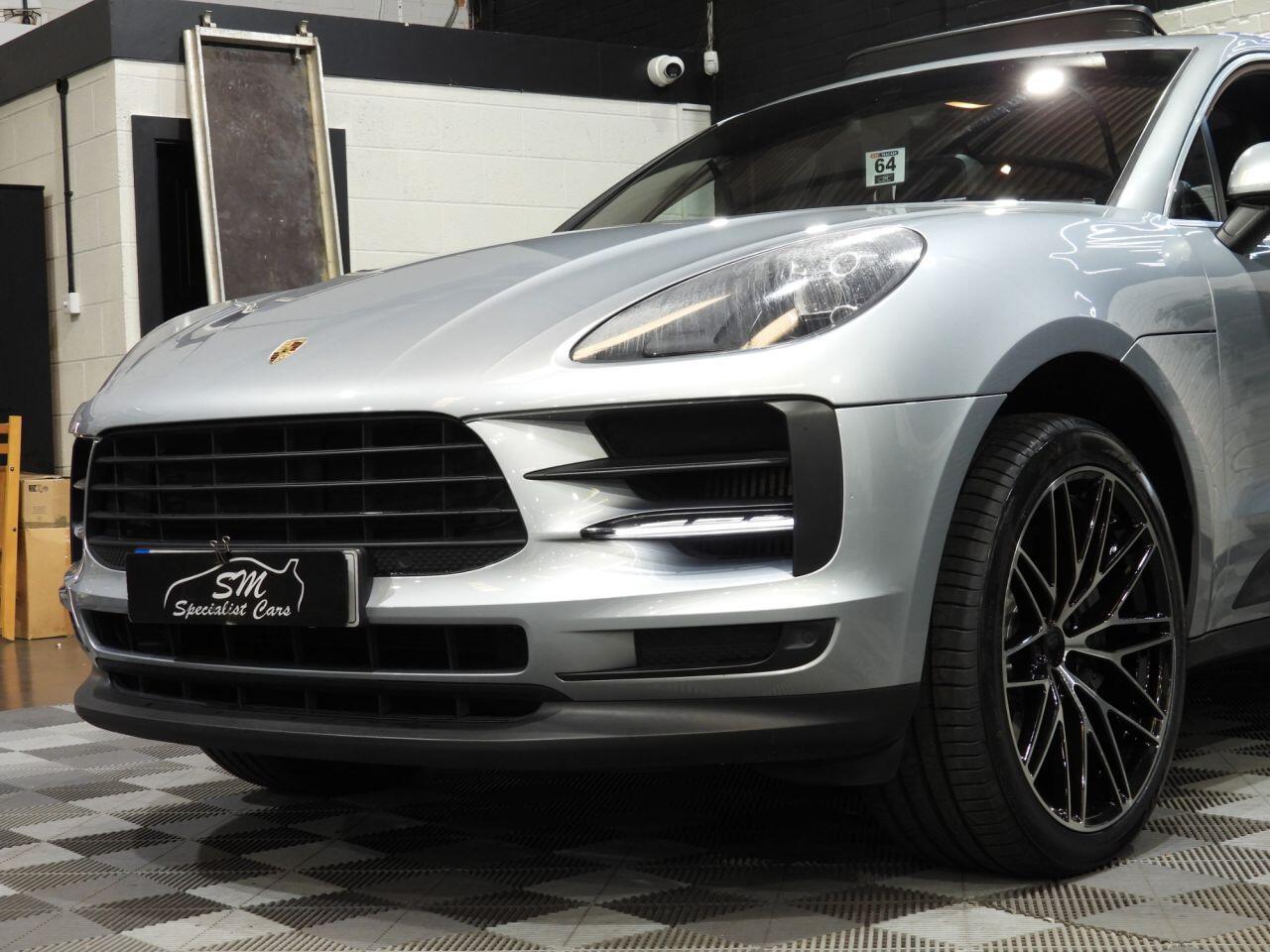 Porsche Macan view 10