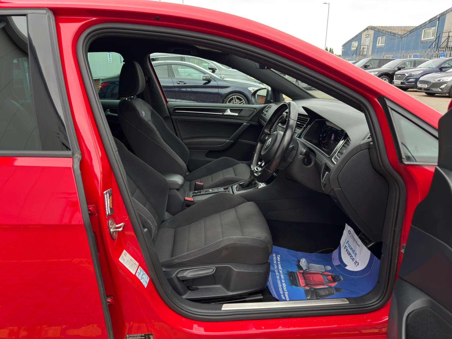 Volkswagen Golf view 21