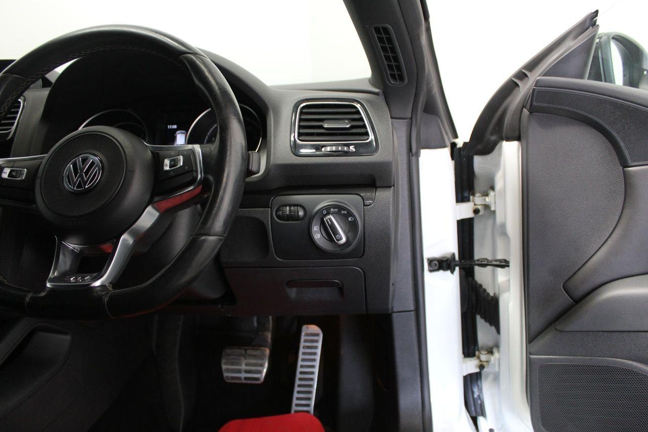 Volkswagen Scirocco view 42