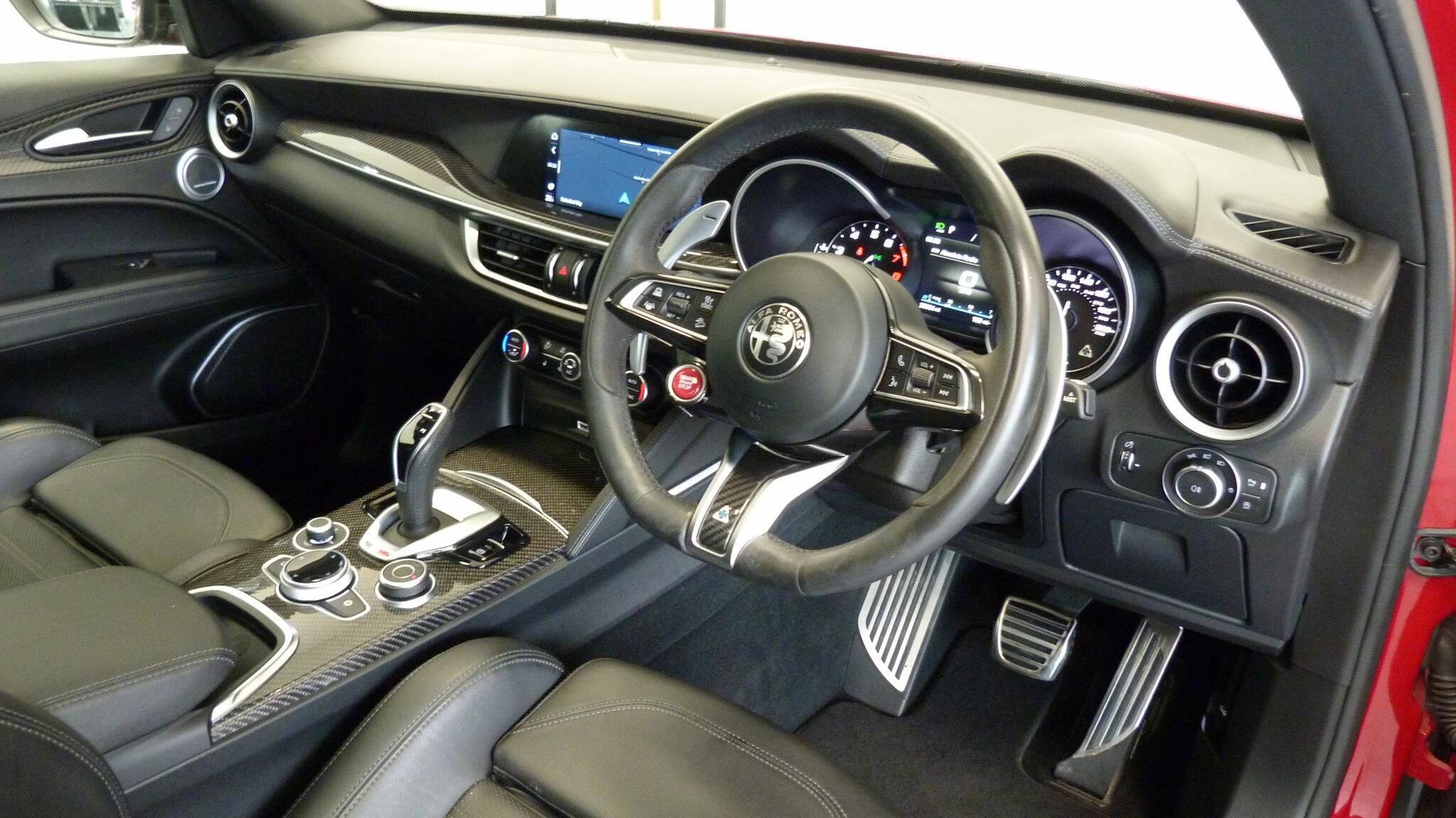 Alfa Romeo Stelvio view 18