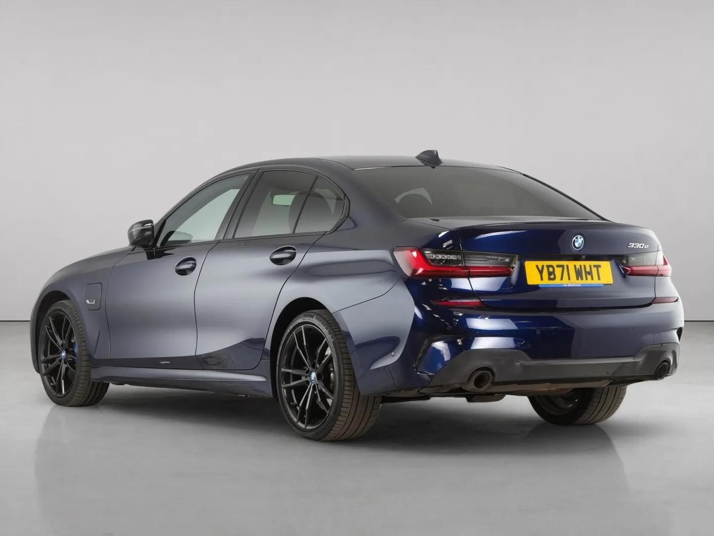 BMW 3 Series view 9
