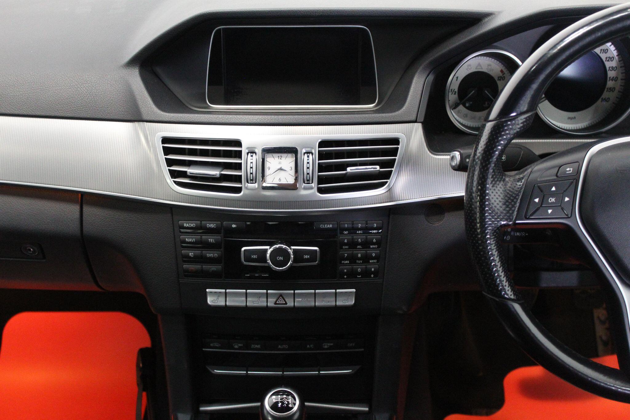 Mercedes-Benz E-Class view 33