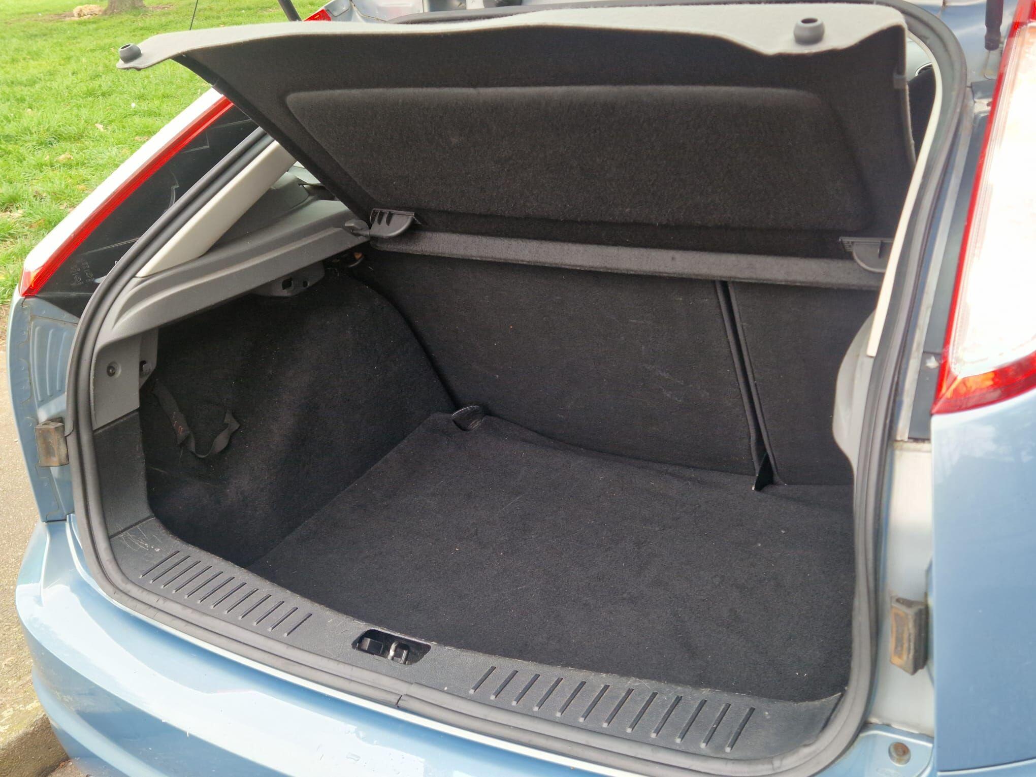 Ford Focus view 33