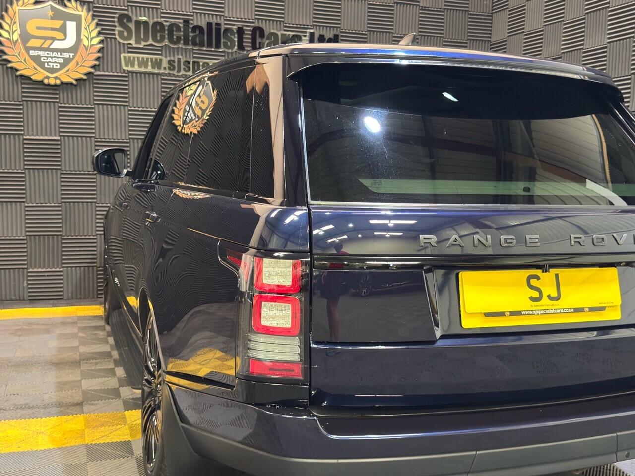 Land Rover Range Rover view 22