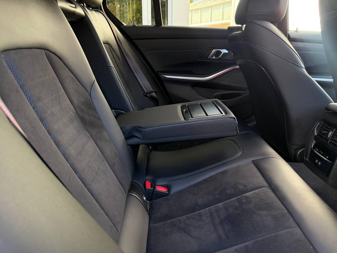 BMW 3 Series view 20