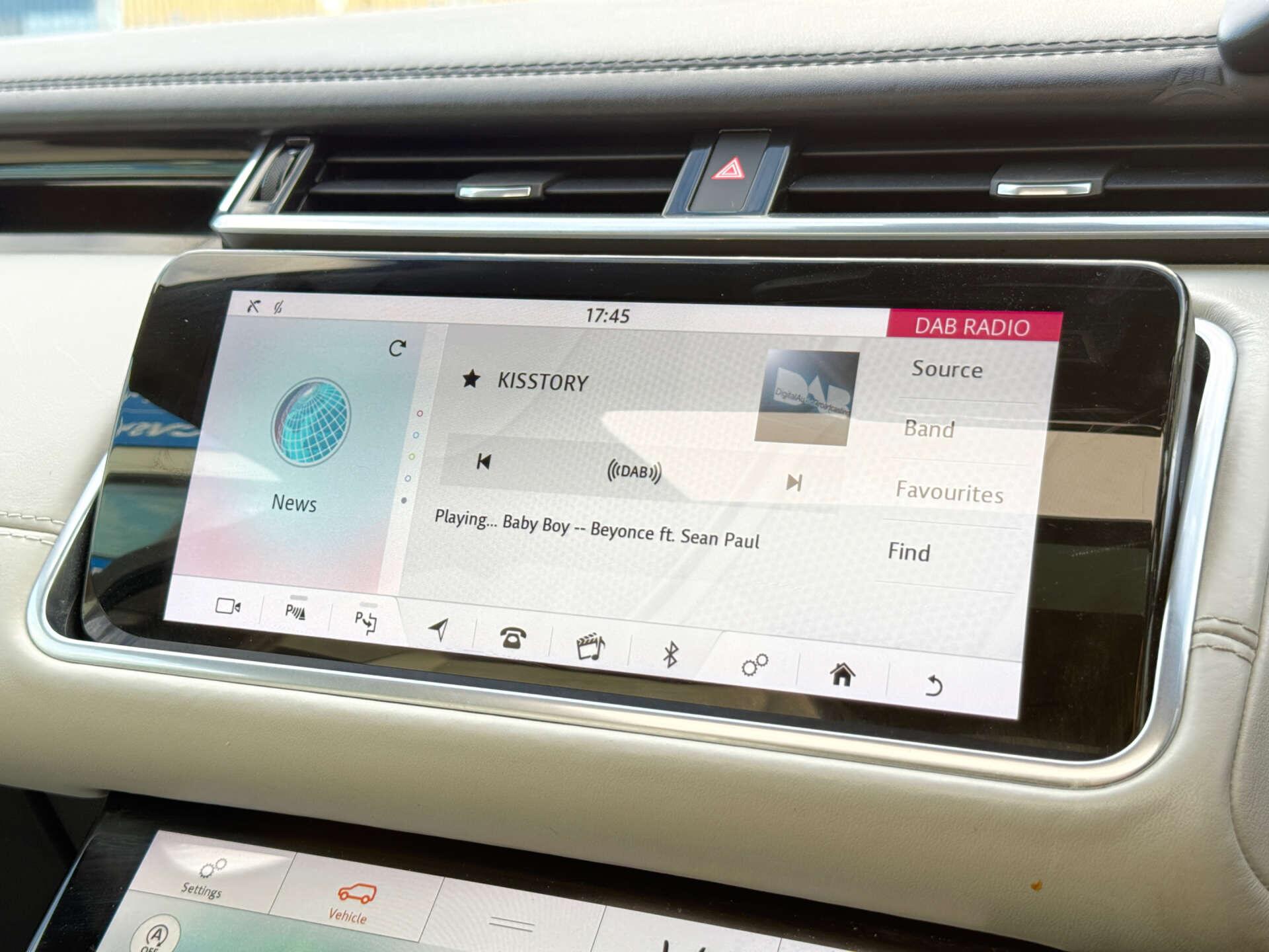 Land Rover Range Rover Velar view 63