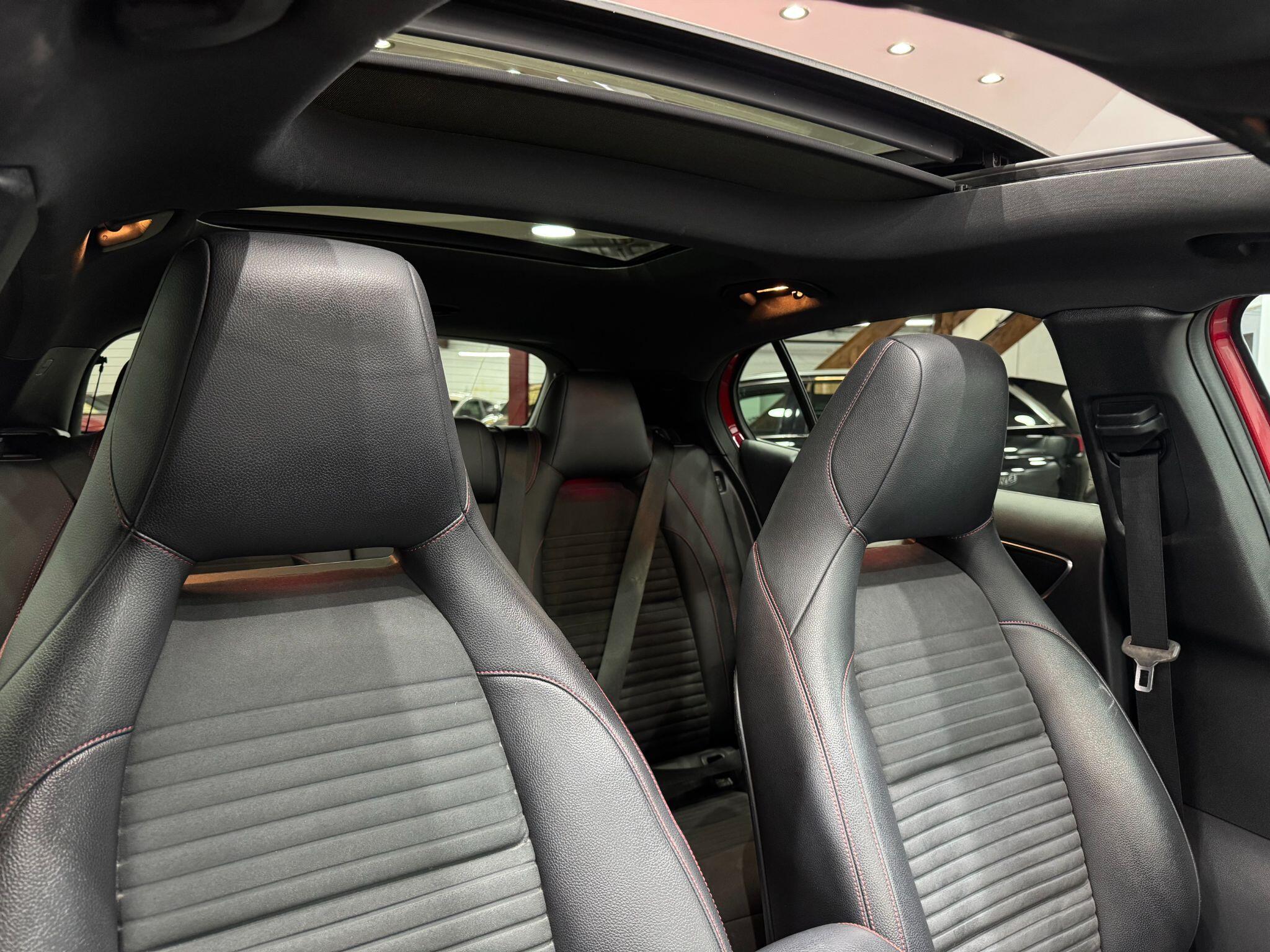 Mercedes-Benz GLA view 31