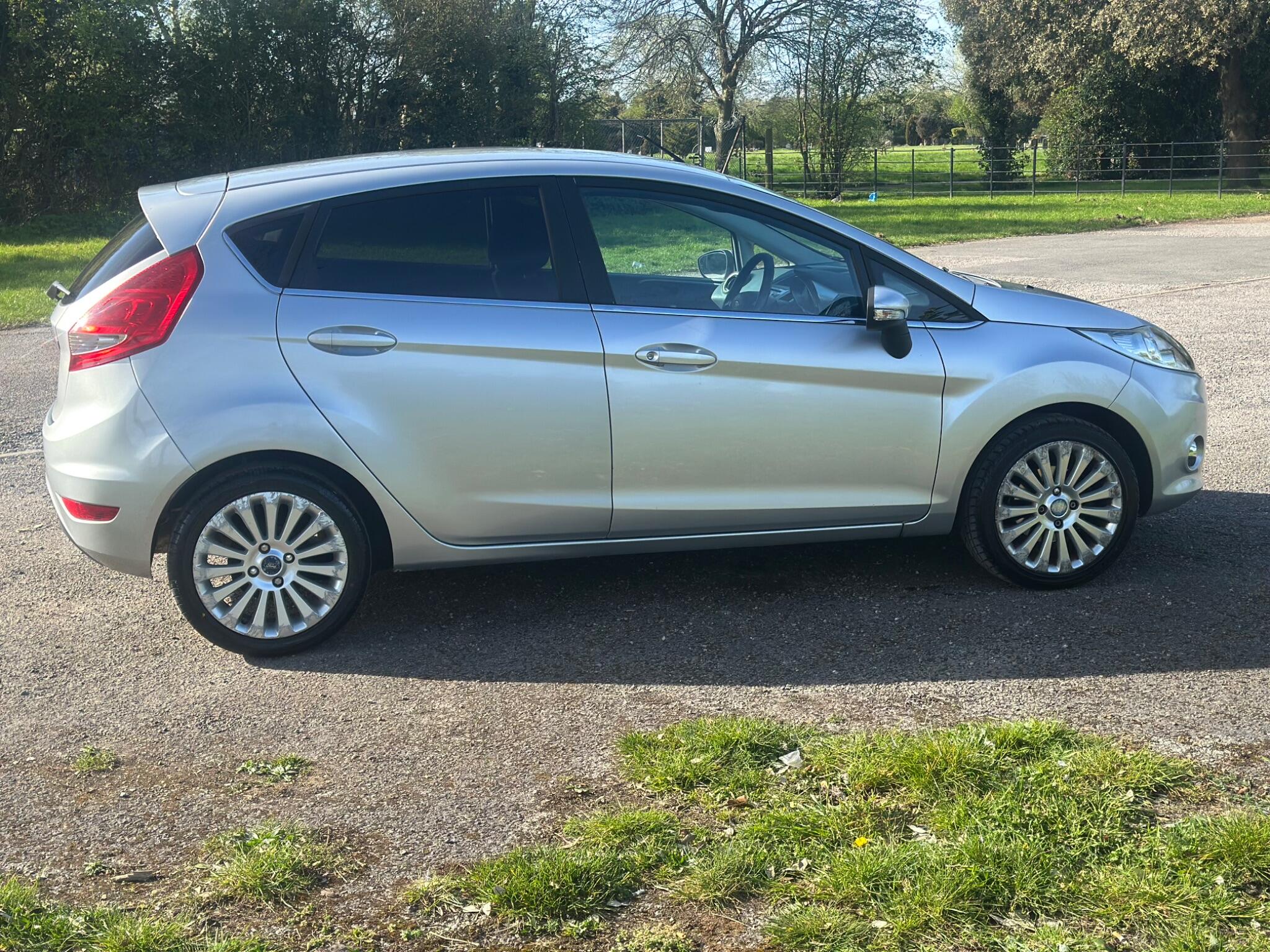 Ford Fiesta view 24