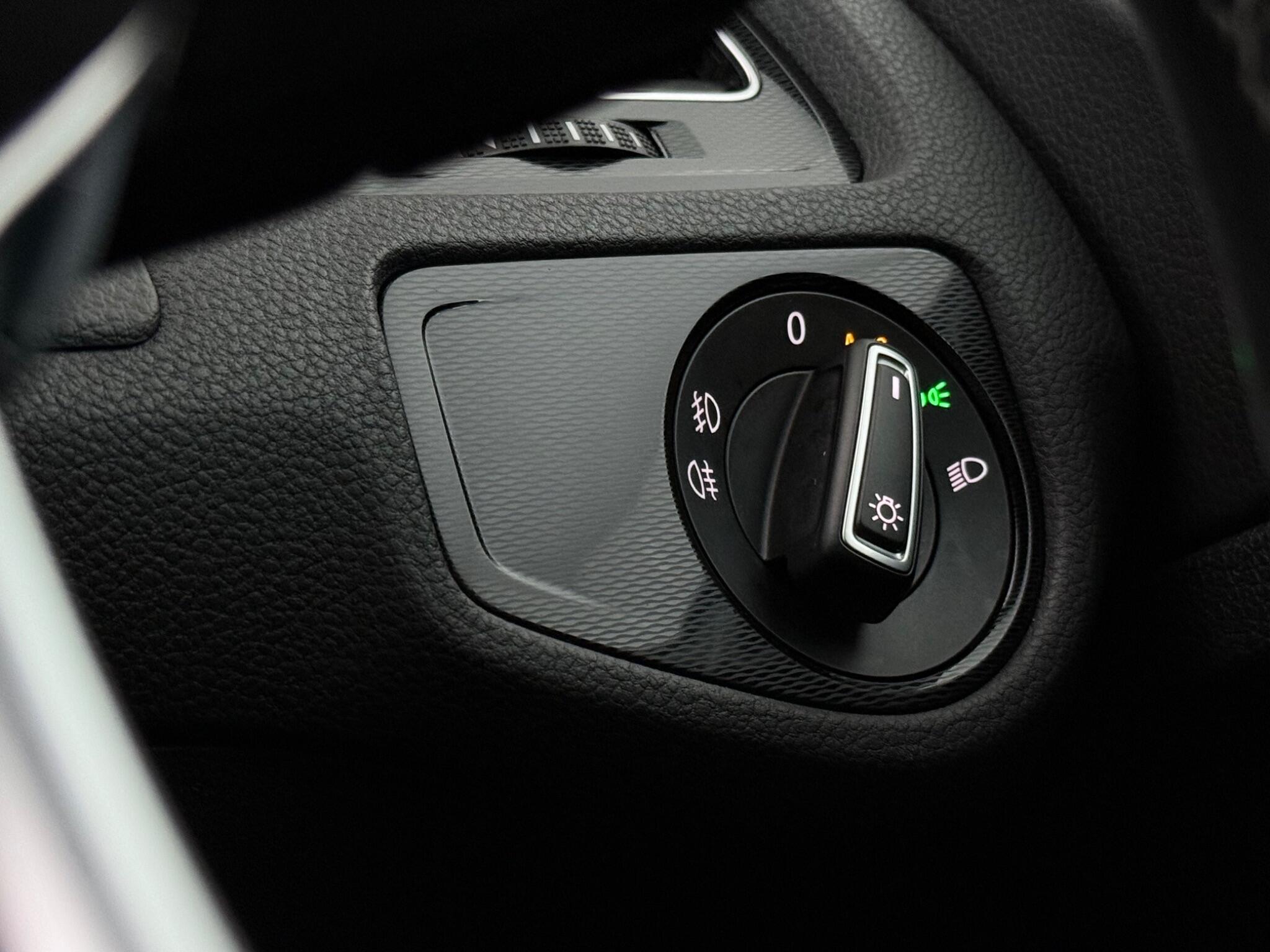 Volkswagen Golf view 21