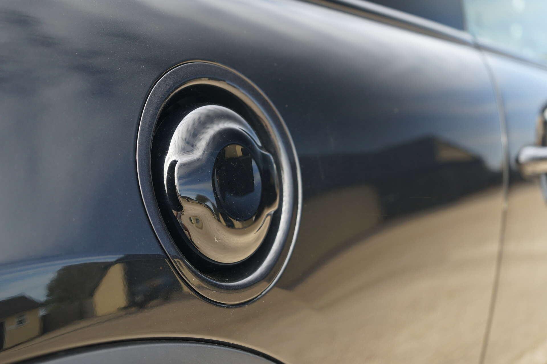Mini Hatch view 35